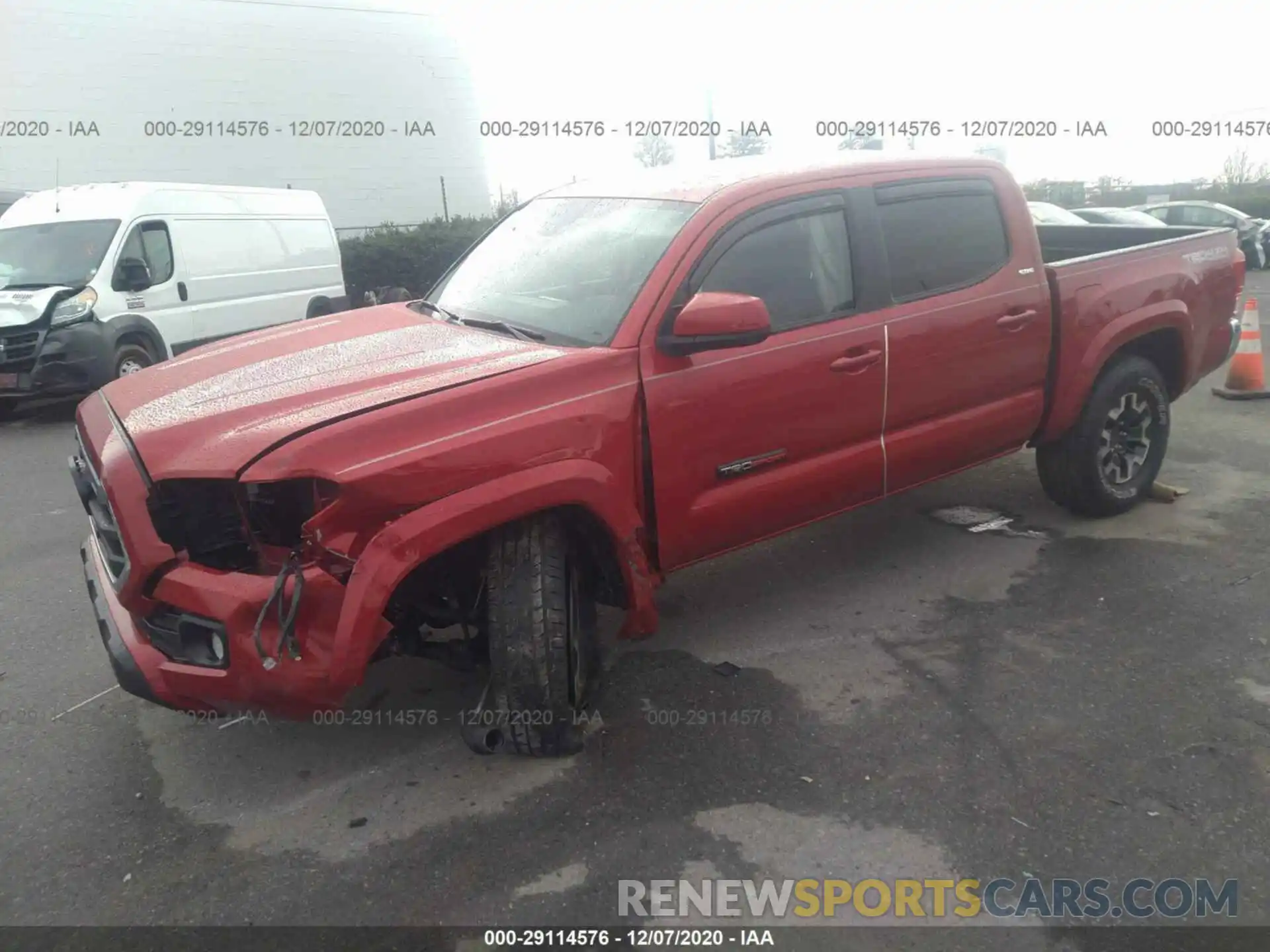 2 Фотография поврежденного автомобиля 5TFCZ5AN0KX177278 TOYOTA TACOMA 4WD 2019