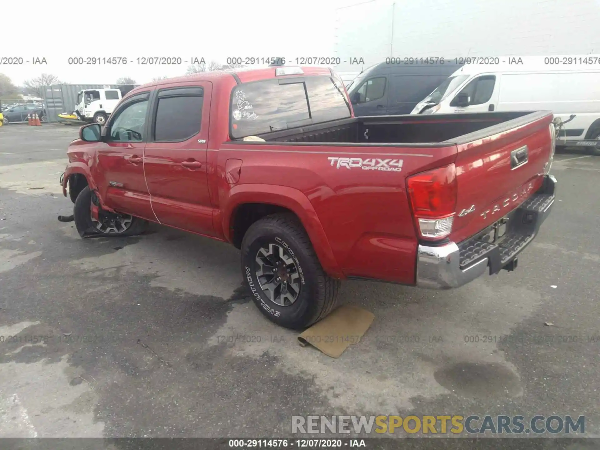 3 Фотография поврежденного автомобиля 5TFCZ5AN0KX177278 TOYOTA TACOMA 4WD 2019