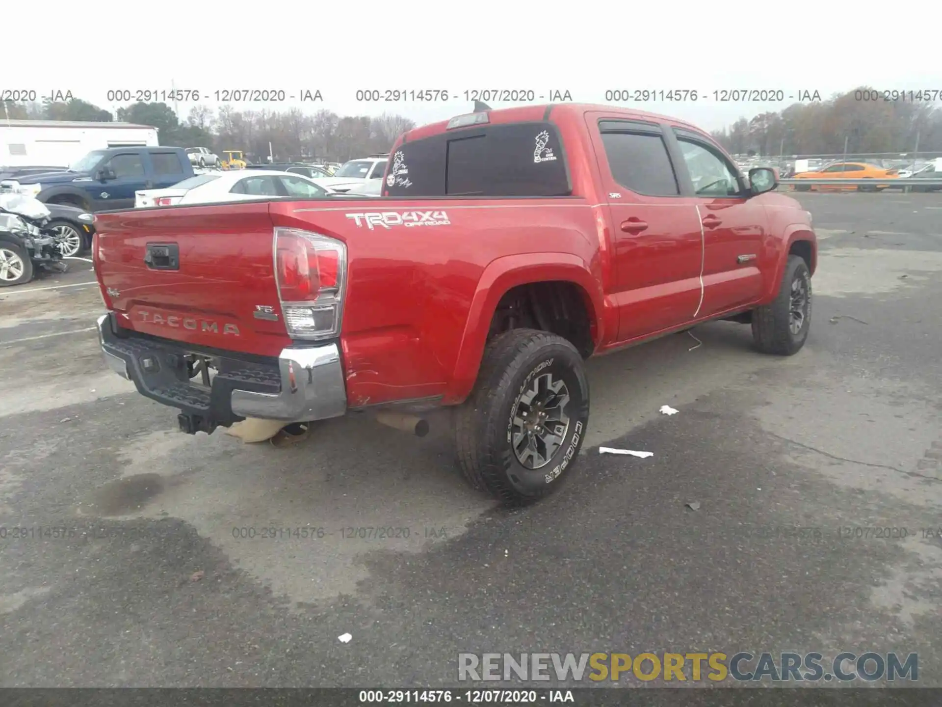 4 Фотография поврежденного автомобиля 5TFCZ5AN0KX177278 TOYOTA TACOMA 4WD 2019