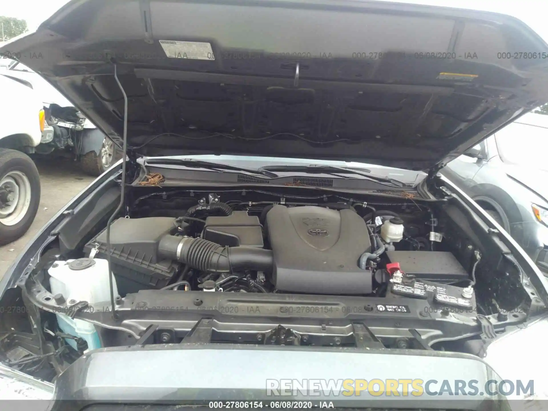 10 Photograph of a damaged car 5TFCZ5AN0KX177801 TOYOTA TACOMA 4WD 2019