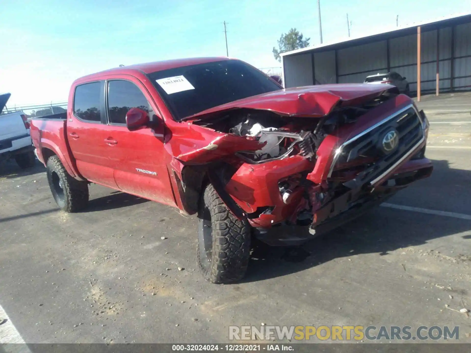 6 Photograph of a damaged car 5TFCZ5AN0KX184862 TOYOTA TACOMA 4WD 2019