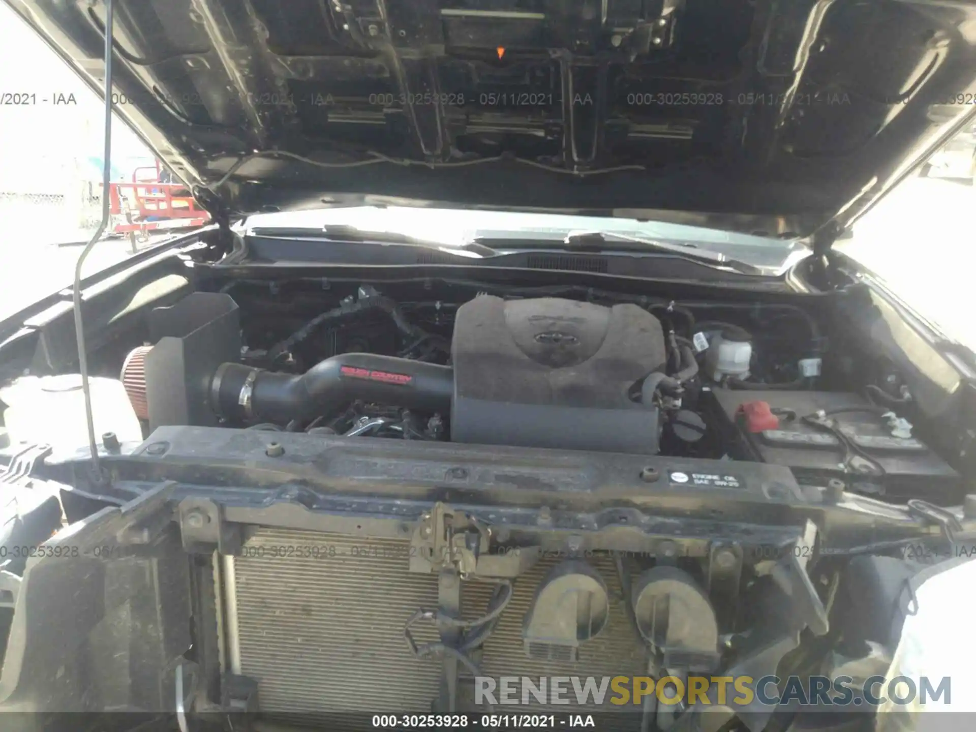 10 Photograph of a damaged car 5TFCZ5AN0KX192038 TOYOTA TACOMA 4WD 2019