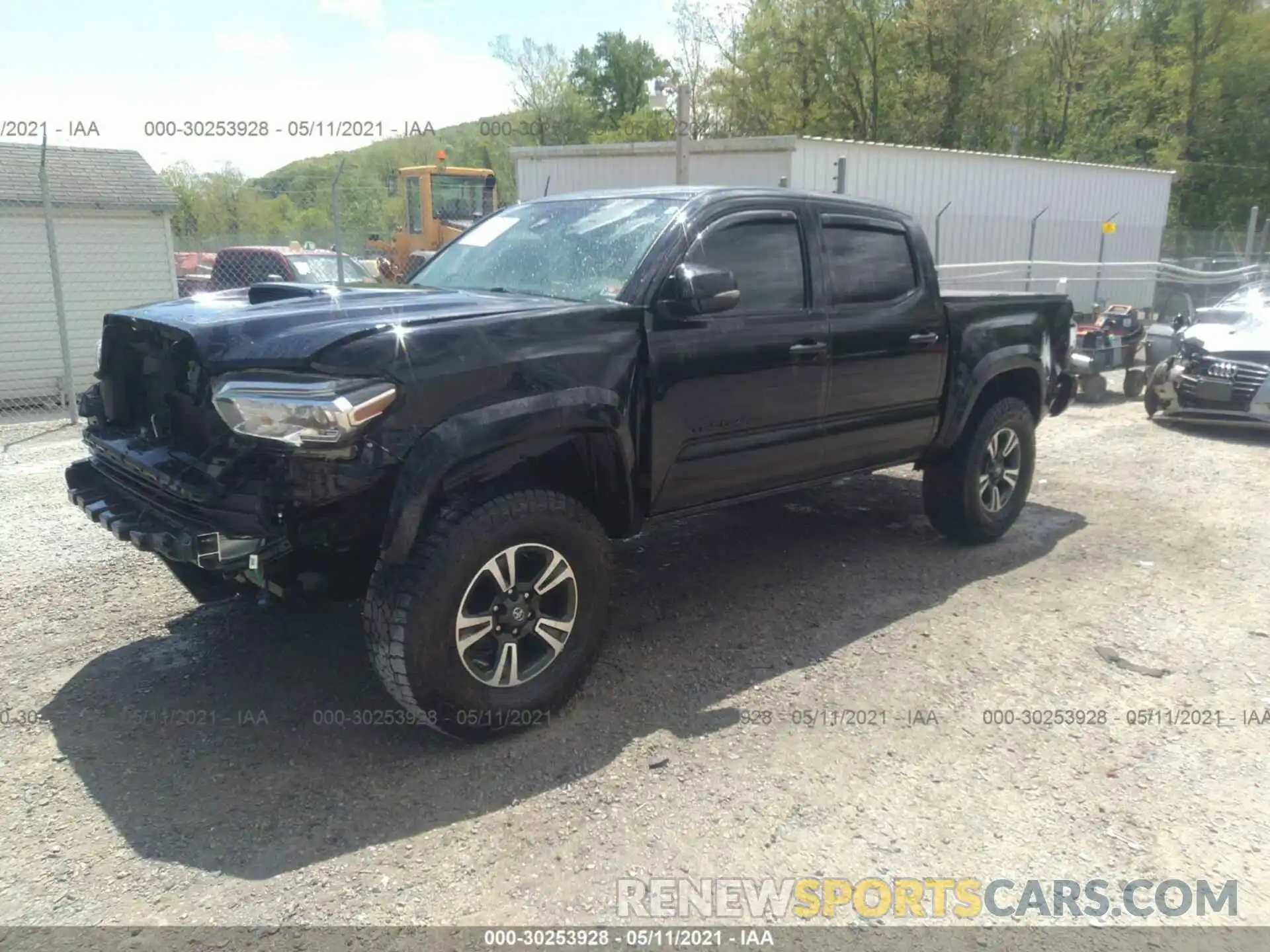 2 Фотография поврежденного автомобиля 5TFCZ5AN0KX192038 TOYOTA TACOMA 4WD 2019