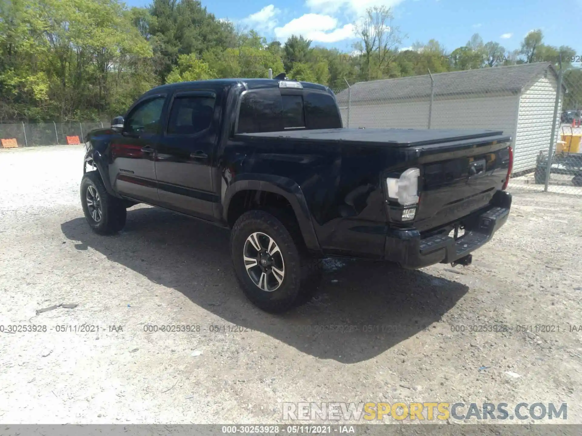 3 Photograph of a damaged car 5TFCZ5AN0KX192038 TOYOTA TACOMA 4WD 2019