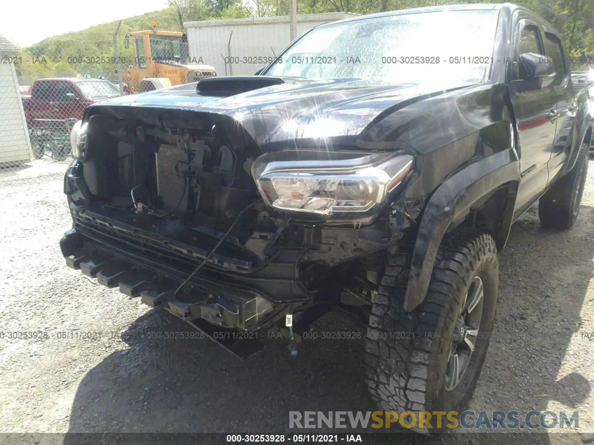 6 Photograph of a damaged car 5TFCZ5AN0KX192038 TOYOTA TACOMA 4WD 2019