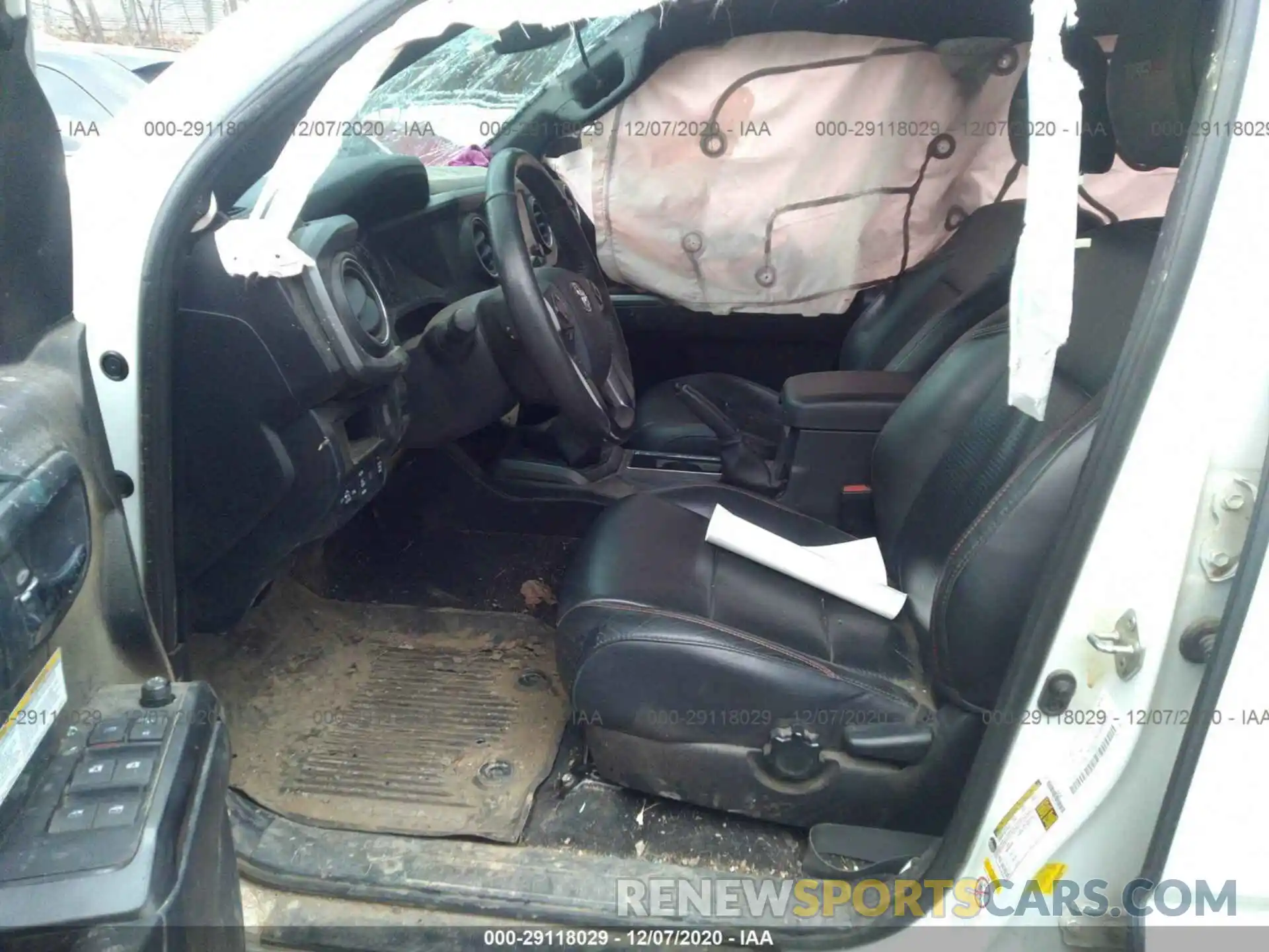 5 Photograph of a damaged car 5TFCZ5AN0KX194162 TOYOTA TACOMA 4WD 2019