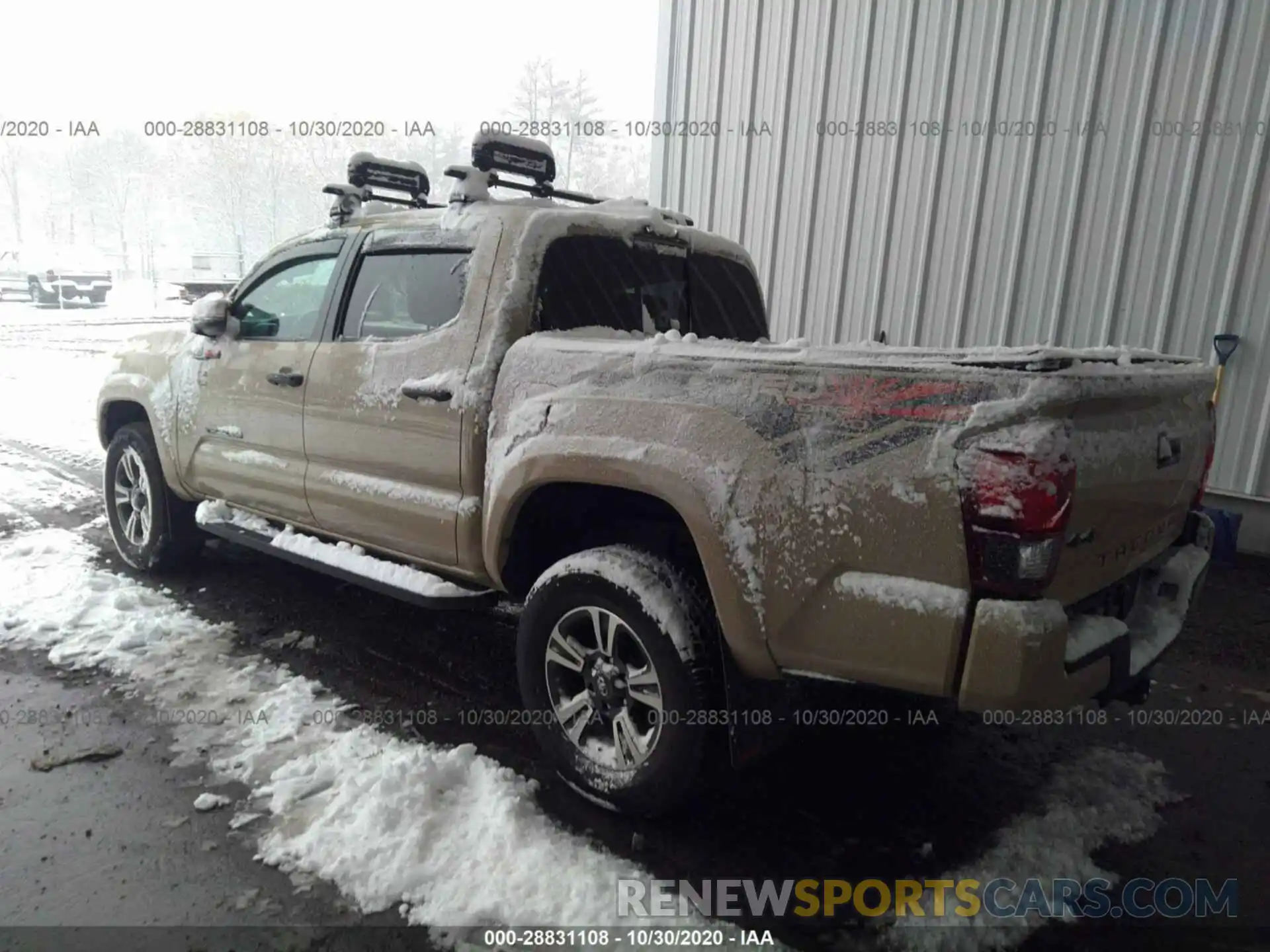 3 Фотография поврежденного автомобиля 5TFCZ5AN0KX199068 TOYOTA TACOMA 4WD 2019