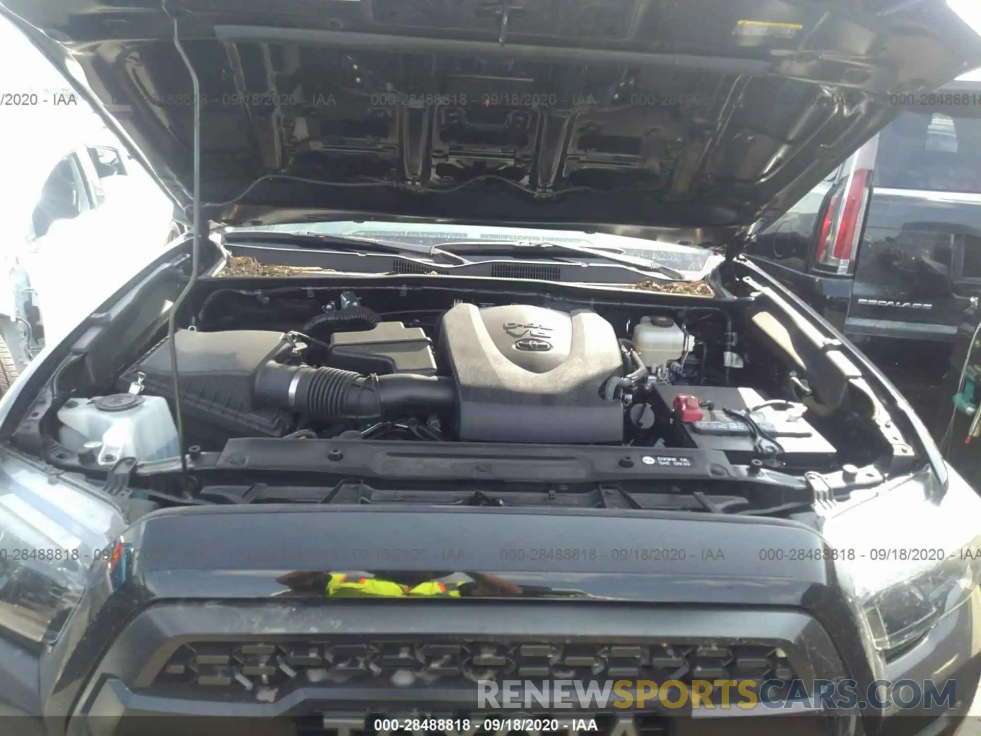 10 Photograph of a damaged car 5TFCZ5AN0KX199717 TOYOTA TACOMA 4WD 2019