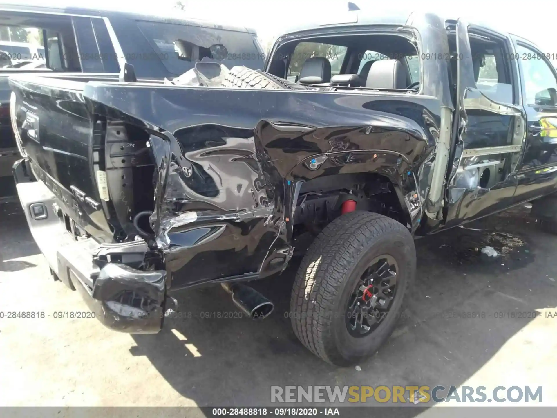 6 Photograph of a damaged car 5TFCZ5AN0KX199717 TOYOTA TACOMA 4WD 2019