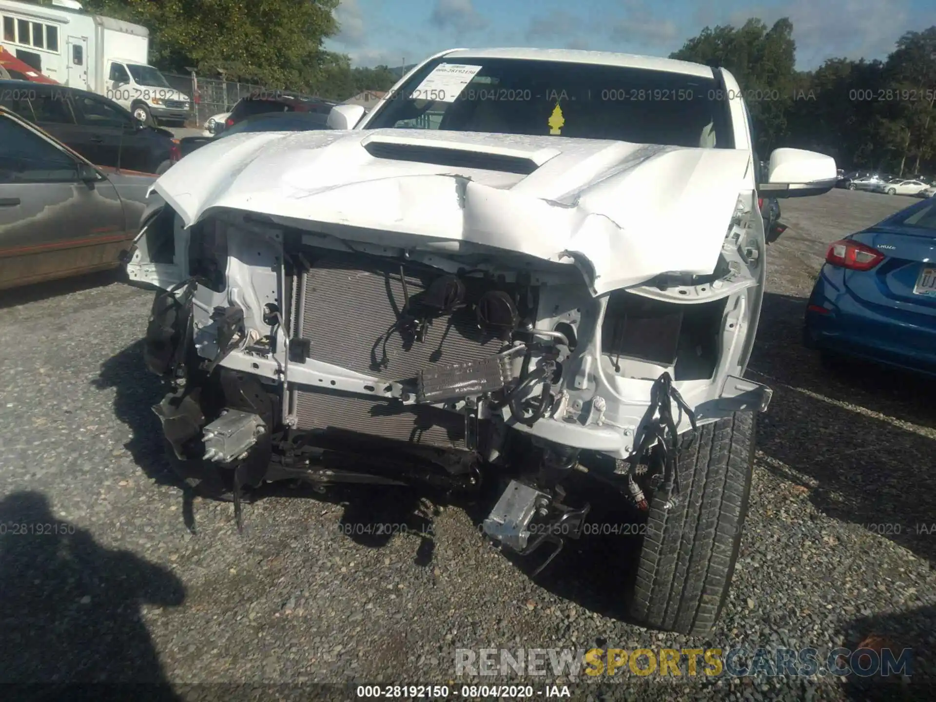 6 Photograph of a damaged car 5TFCZ5AN0KX207606 TOYOTA TACOMA 4WD 2019