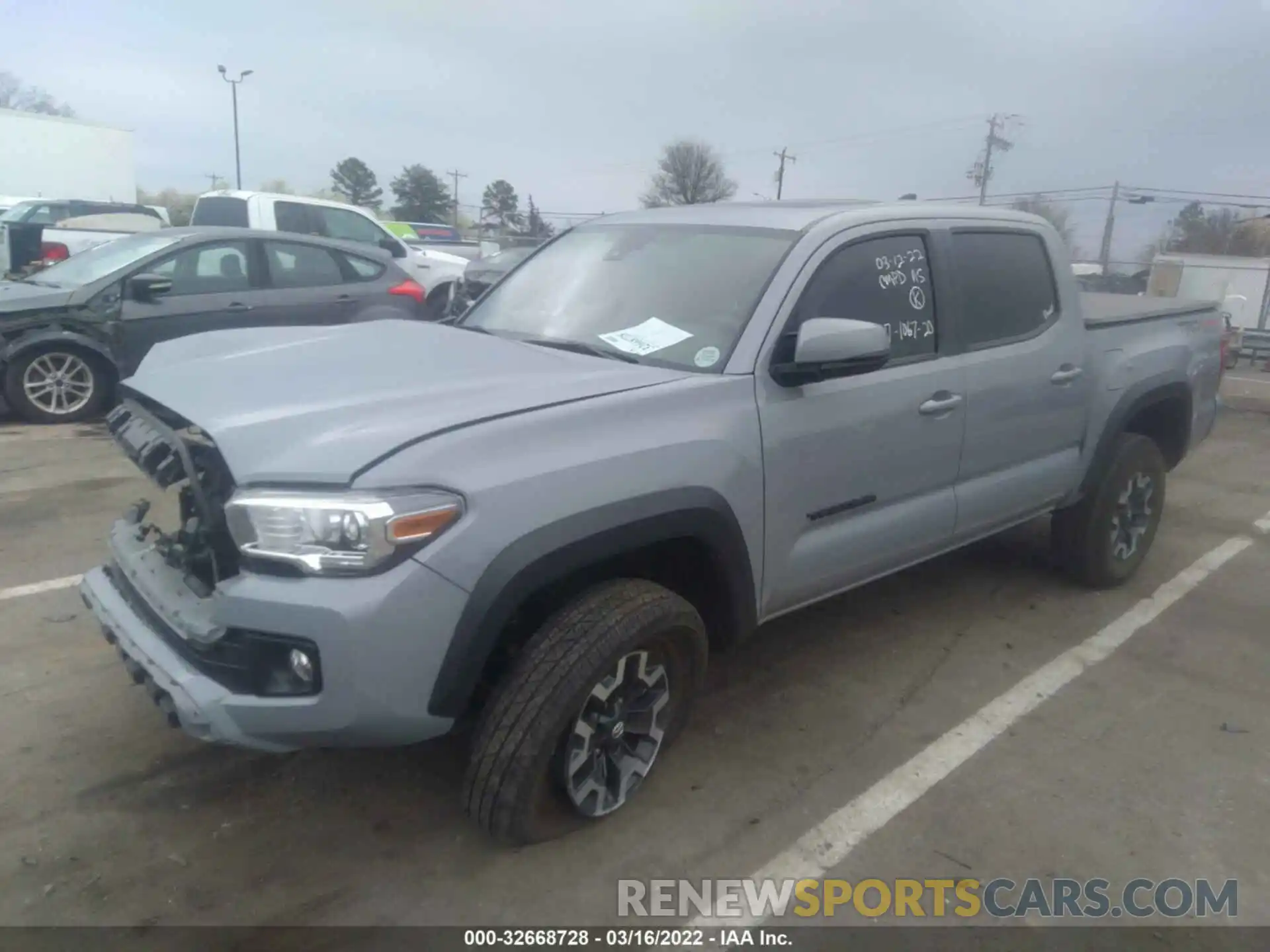 2 Фотография поврежденного автомобиля 5TFCZ5AN1KX171506 TOYOTA TACOMA 4WD 2019