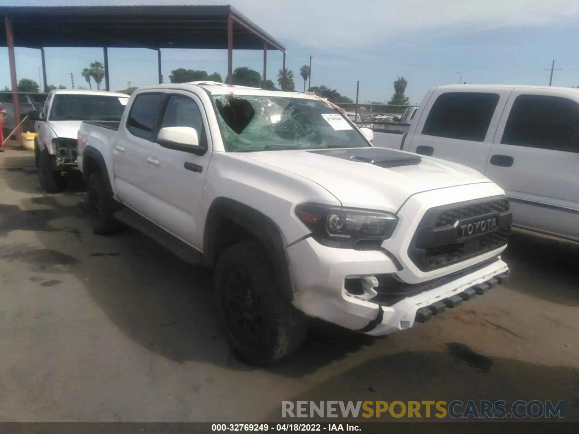 1 Photograph of a damaged car 5TFCZ5AN1KX177399 TOYOTA TACOMA 4WD 2019