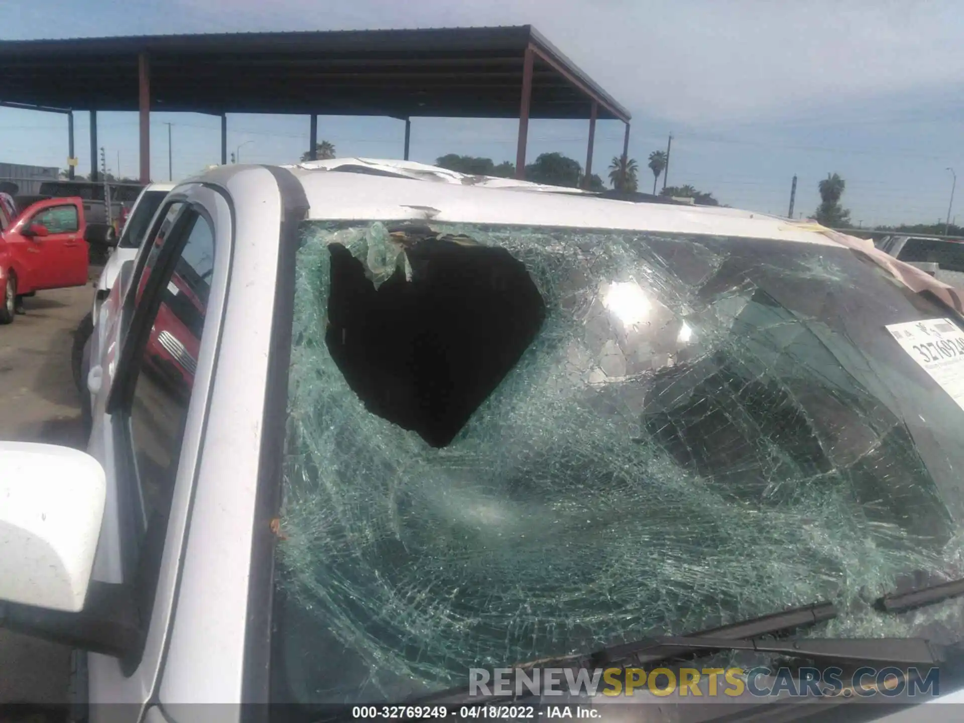 6 Photograph of a damaged car 5TFCZ5AN1KX177399 TOYOTA TACOMA 4WD 2019