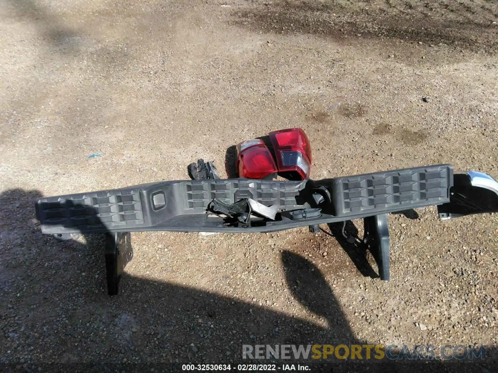 12 Photograph of a damaged car 5TFCZ5AN1KX209705 TOYOTA TACOMA 4WD 2019