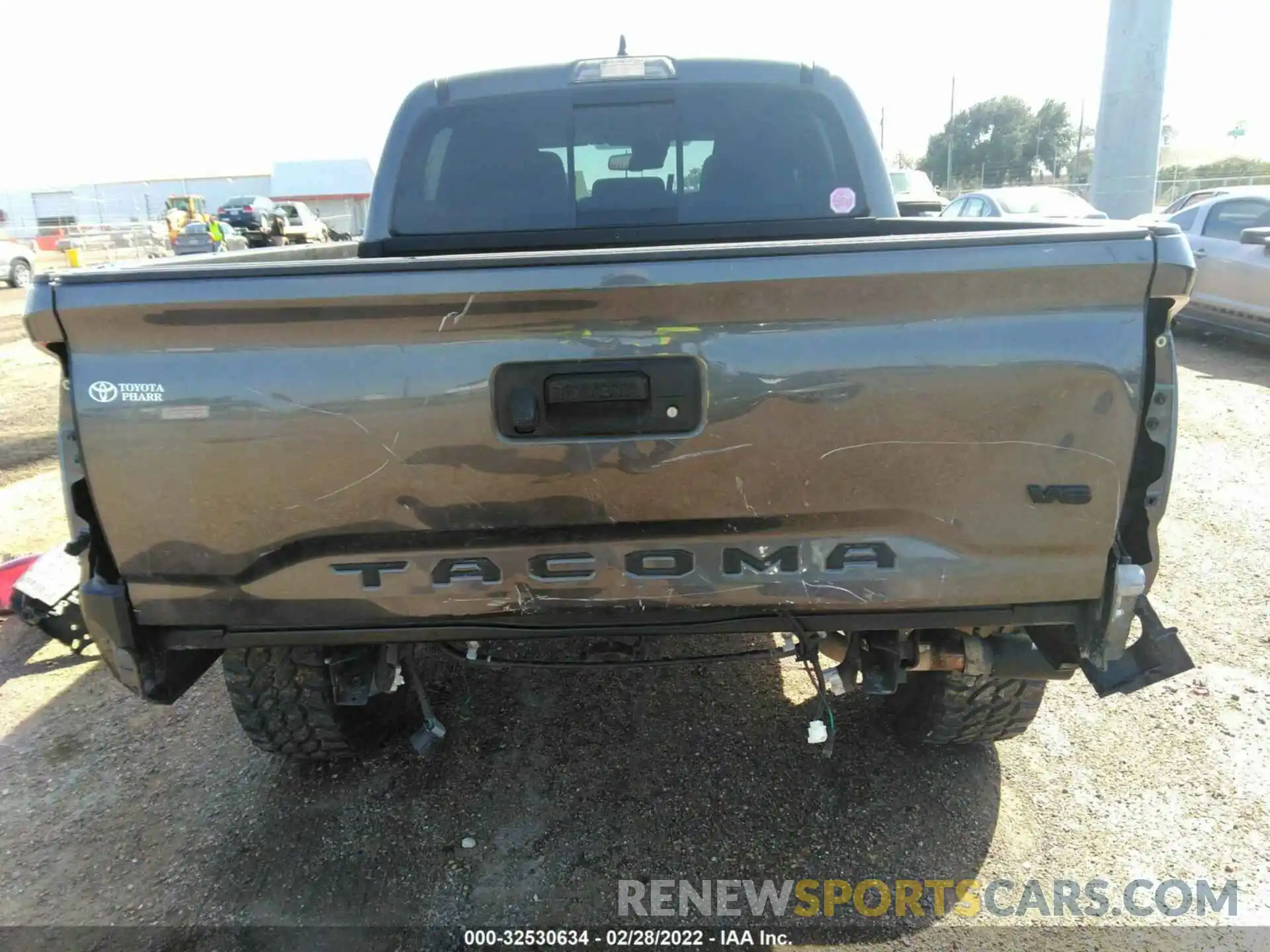 6 Photograph of a damaged car 5TFCZ5AN1KX209705 TOYOTA TACOMA 4WD 2019