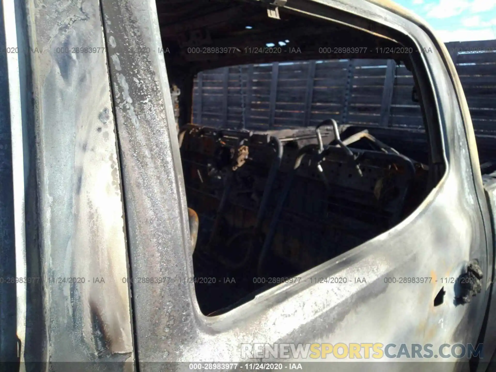 8 Photograph of a damaged car 5TFCZ5AN1KX210773 TOYOTA TACOMA 4WD 2019