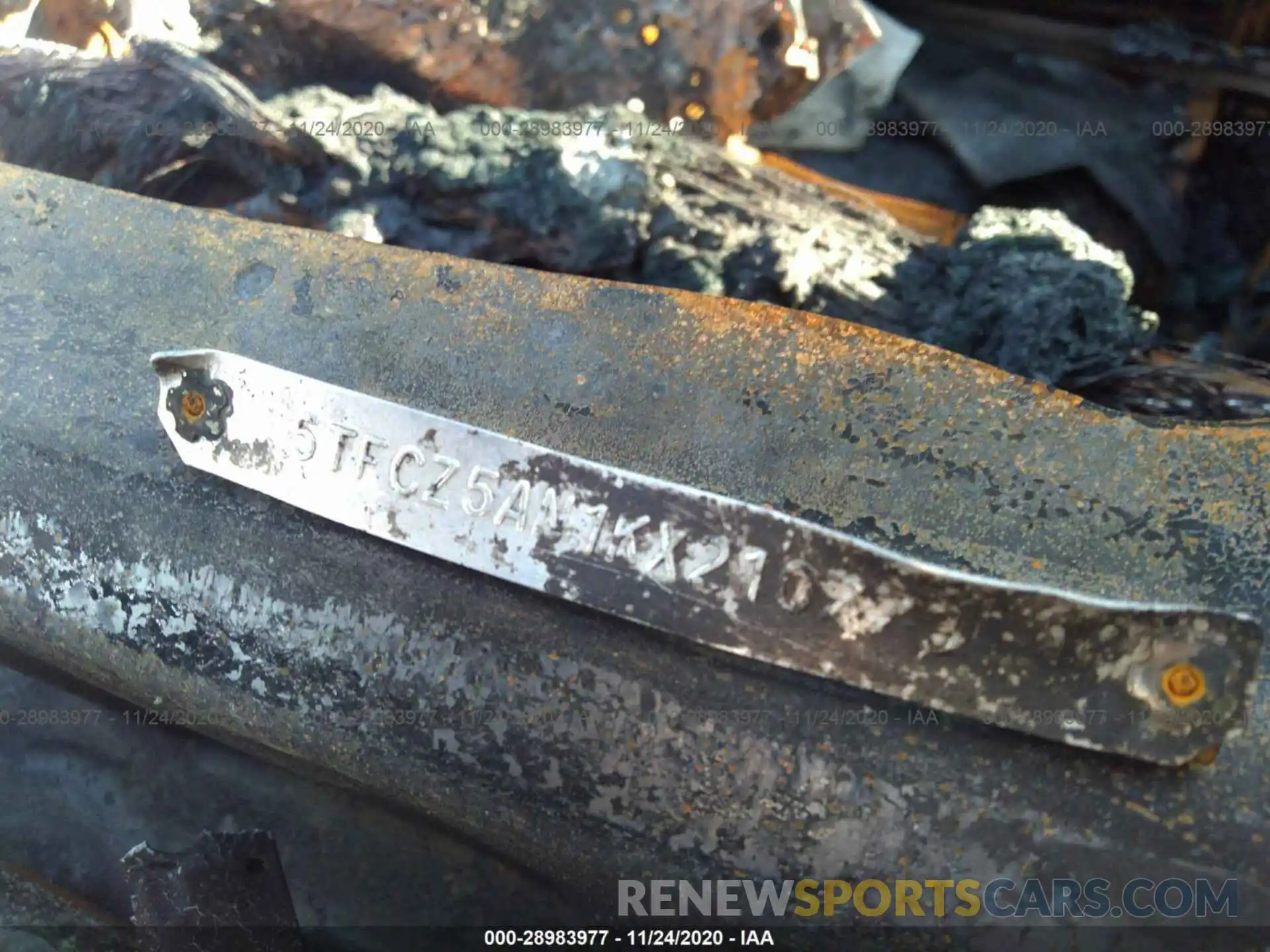 9 Photograph of a damaged car 5TFCZ5AN1KX210773 TOYOTA TACOMA 4WD 2019