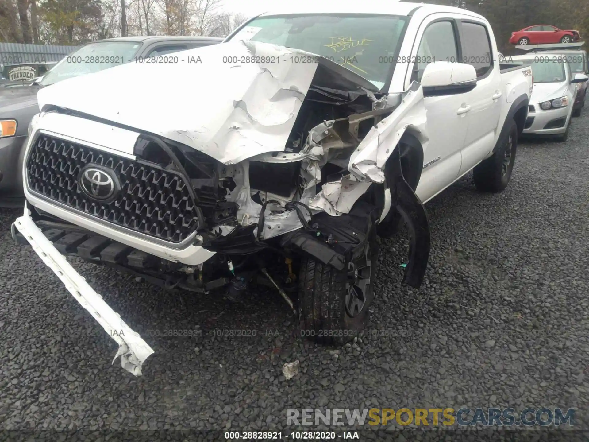 2 Photograph of a damaged car 5TFCZ5AN2KX168646 TOYOTA TACOMA 4WD 2019