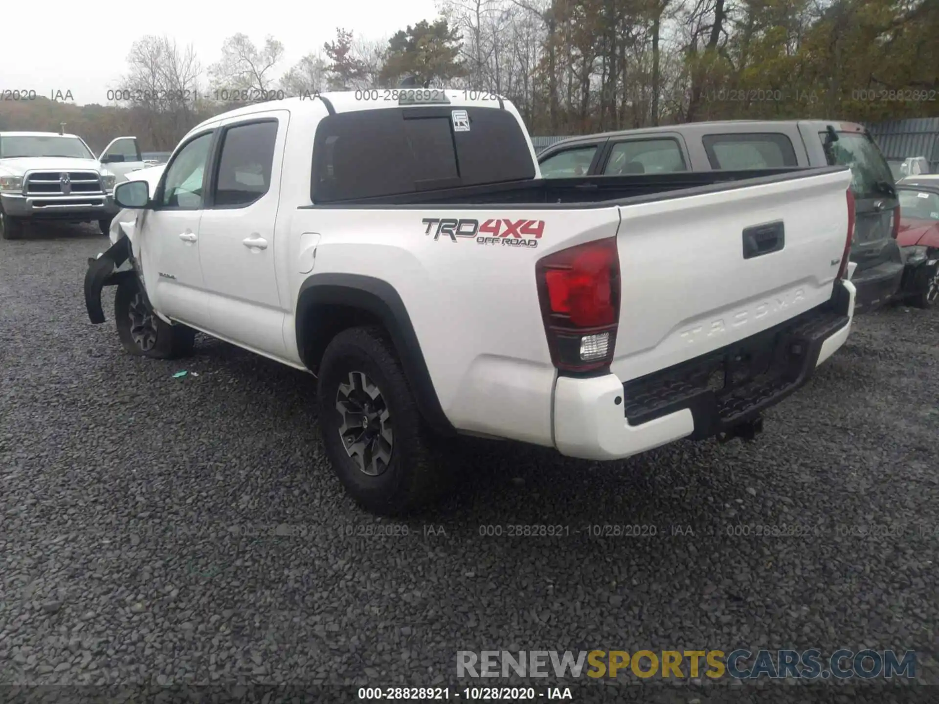 3 Photograph of a damaged car 5TFCZ5AN2KX168646 TOYOTA TACOMA 4WD 2019