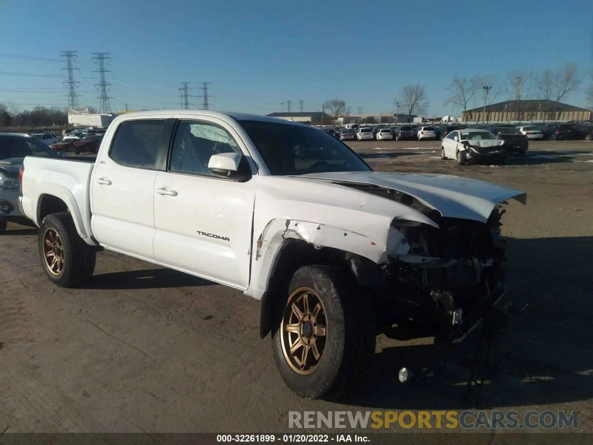 1 Photograph of a damaged car 5TFCZ5AN2KX184605 TOYOTA TACOMA 4WD 2019