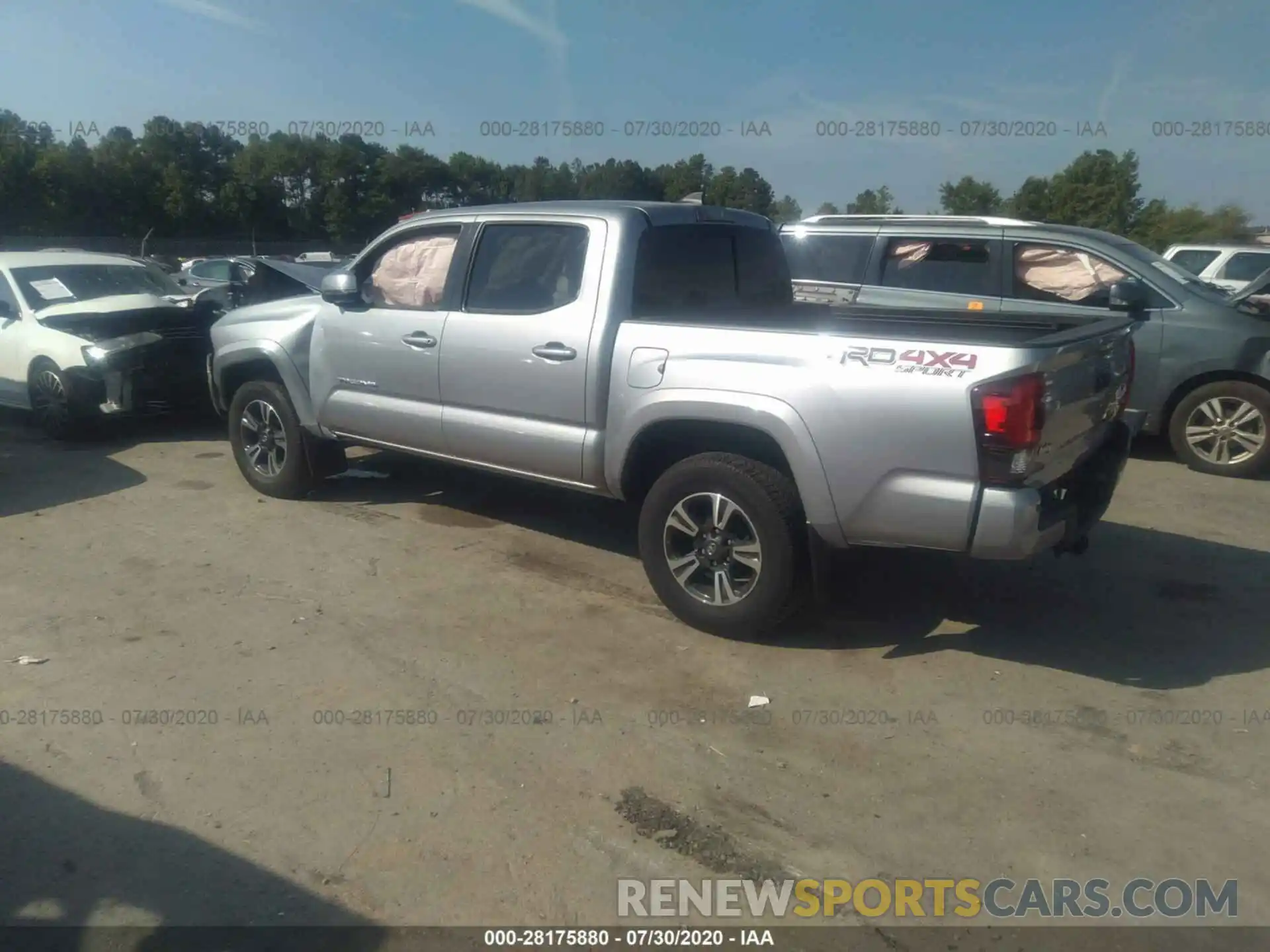 3 Photograph of a damaged car 5TFCZ5AN2KX188525 TOYOTA TACOMA 4WD 2019