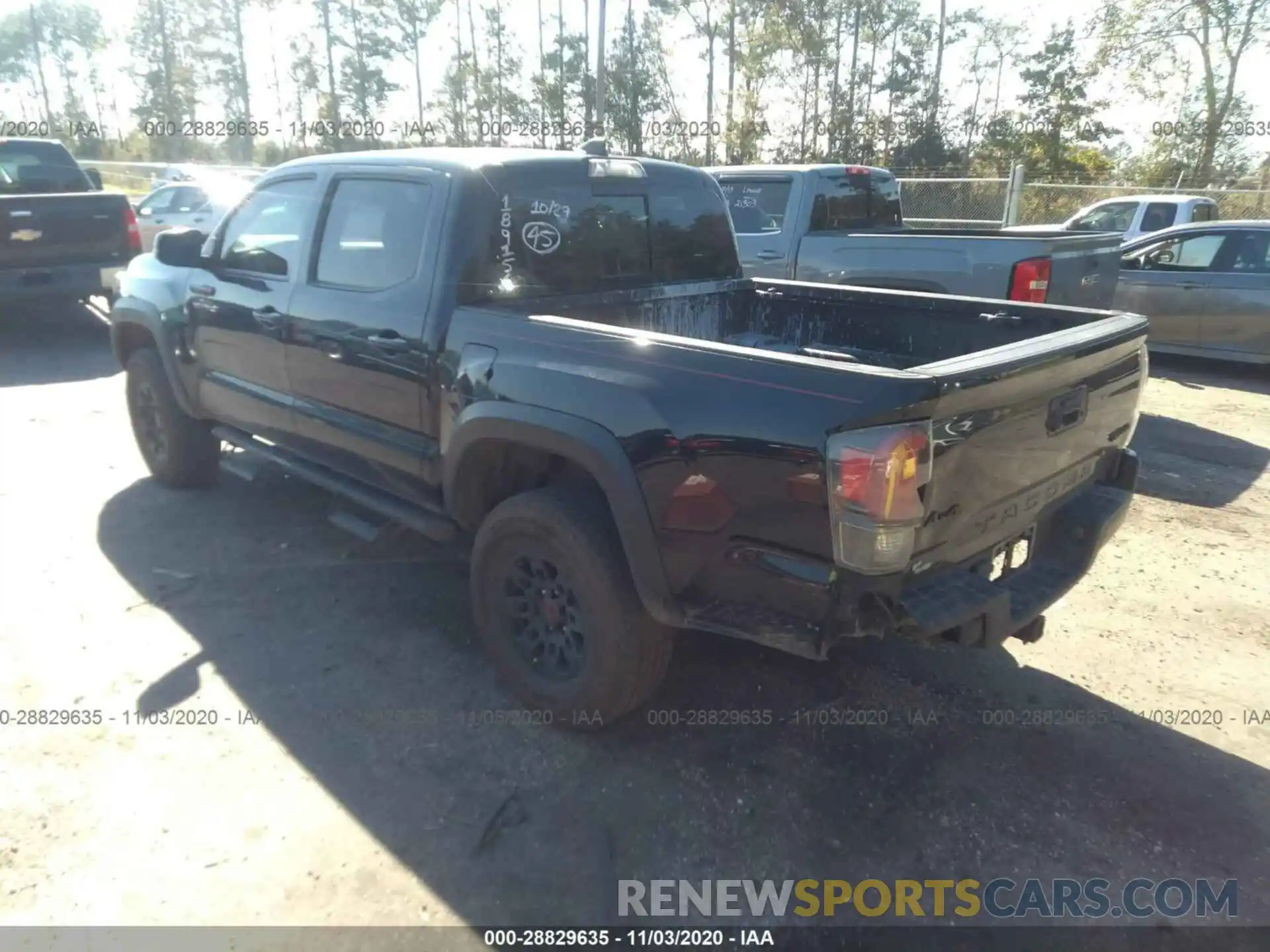 3 Фотография поврежденного автомобиля 5TFCZ5AN2KX189156 TOYOTA TACOMA 4WD 2019