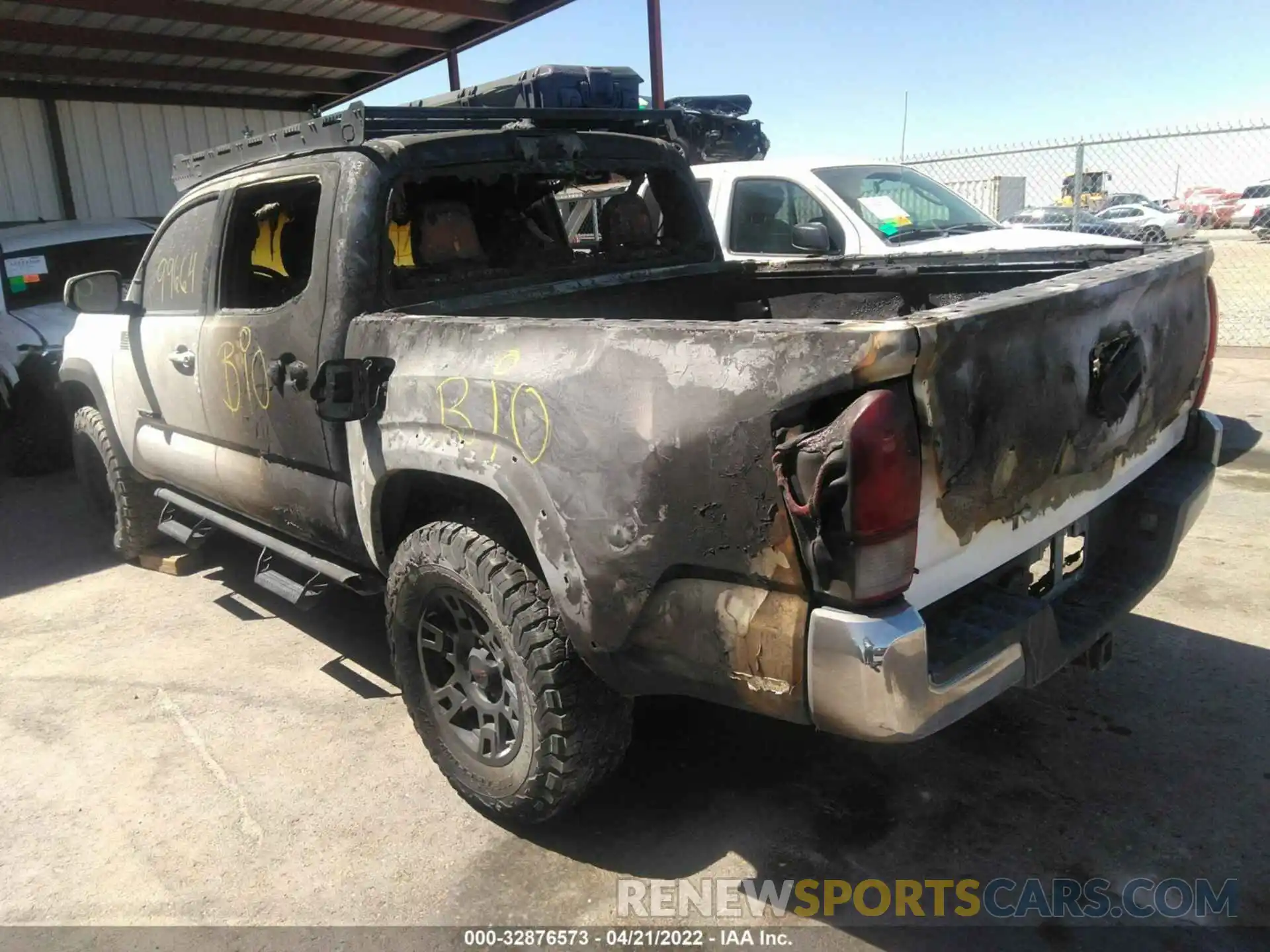 3 Photograph of a damaged car 5TFCZ5AN2KX192946 TOYOTA TACOMA 4WD 2019