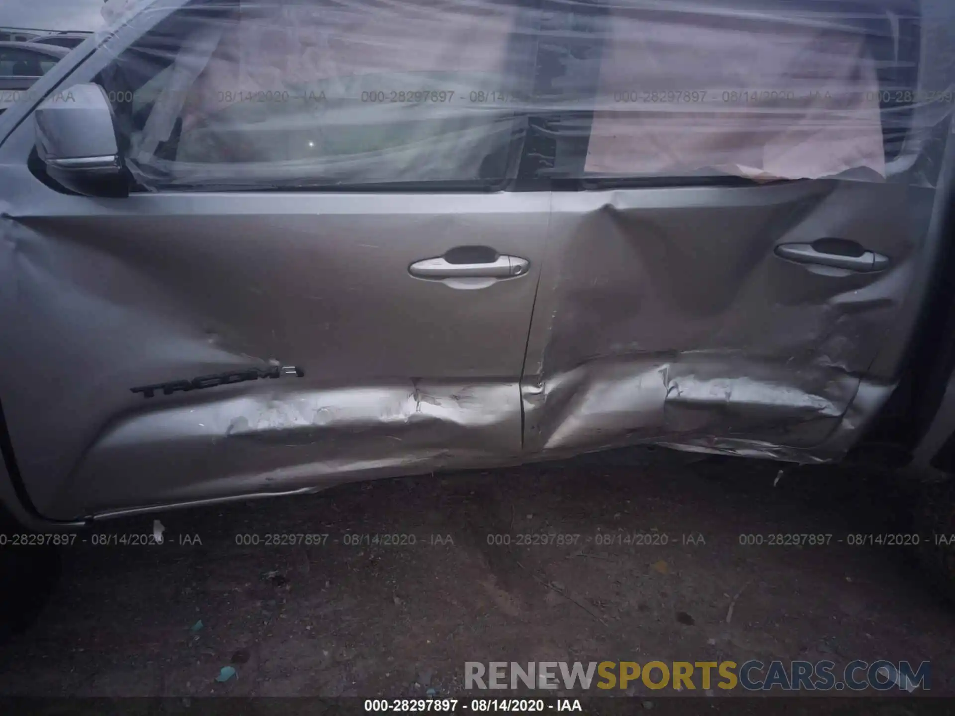 6 Photograph of a damaged car 5TFCZ5AN2KX195118 TOYOTA TACOMA 4WD 2019