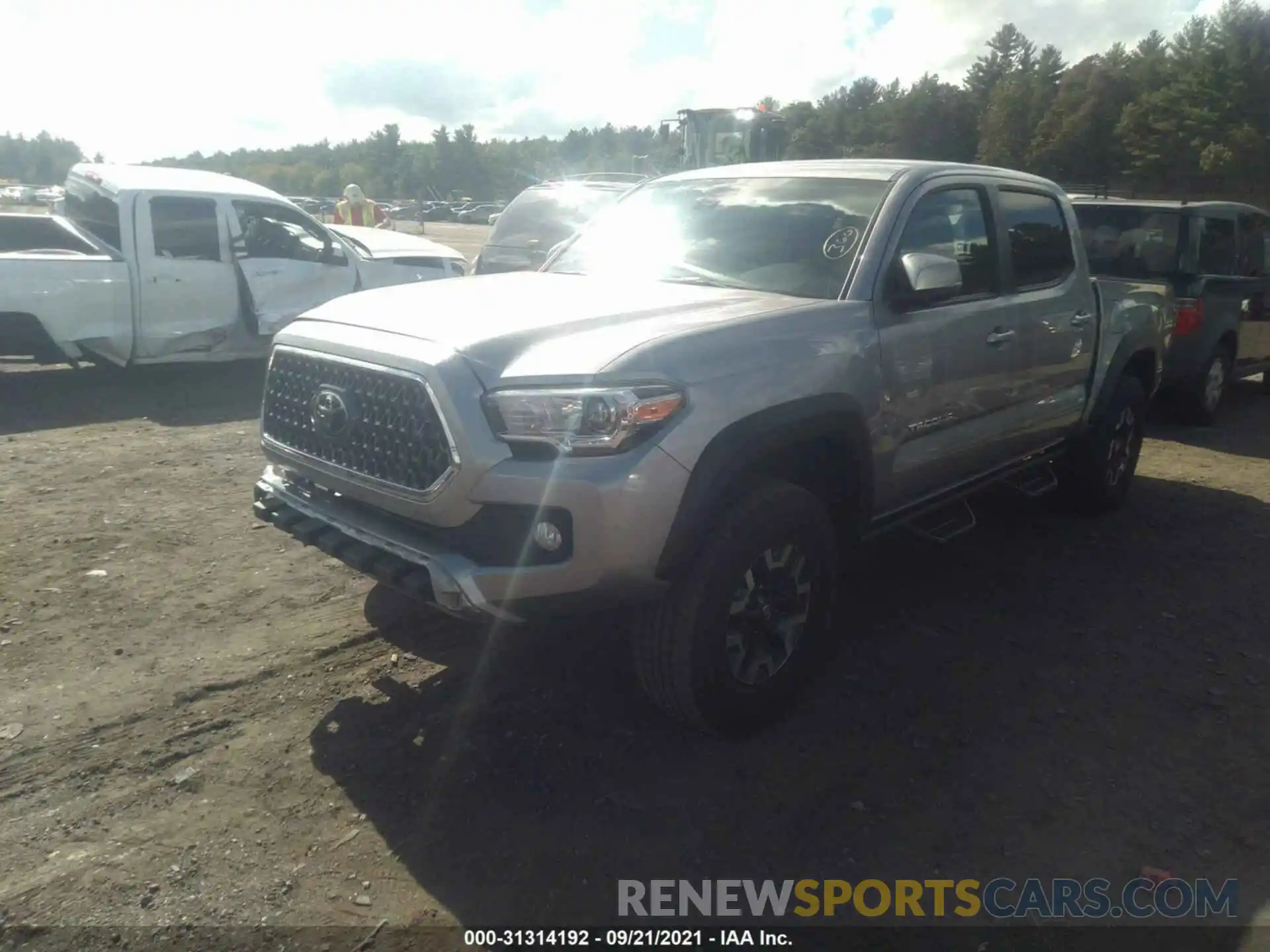 2 Photograph of a damaged car 5TFCZ5AN2KX195412 TOYOTA TACOMA 4WD 2019