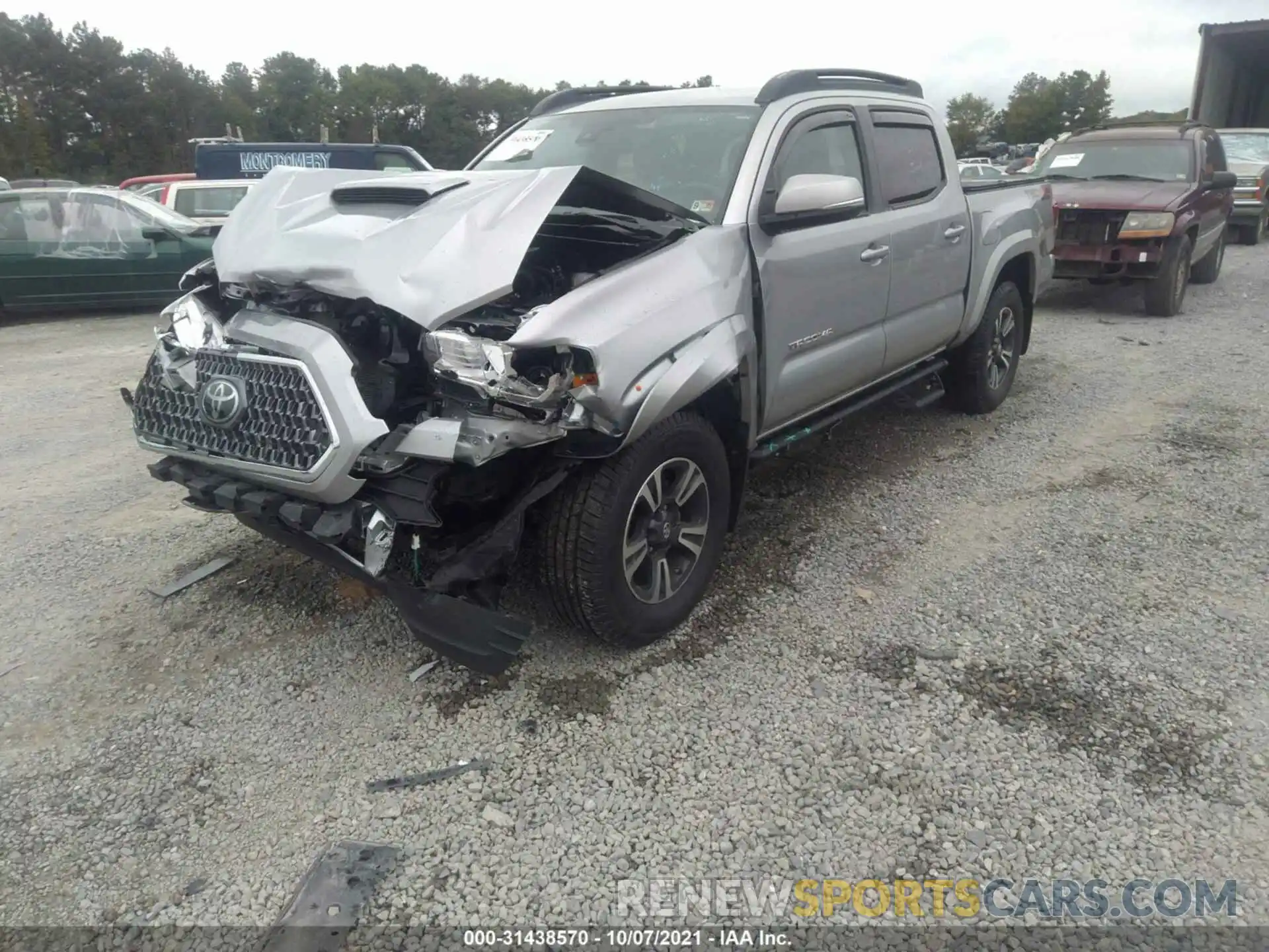 2 Фотография поврежденного автомобиля 5TFCZ5AN2KX208112 TOYOTA TACOMA 4WD 2019