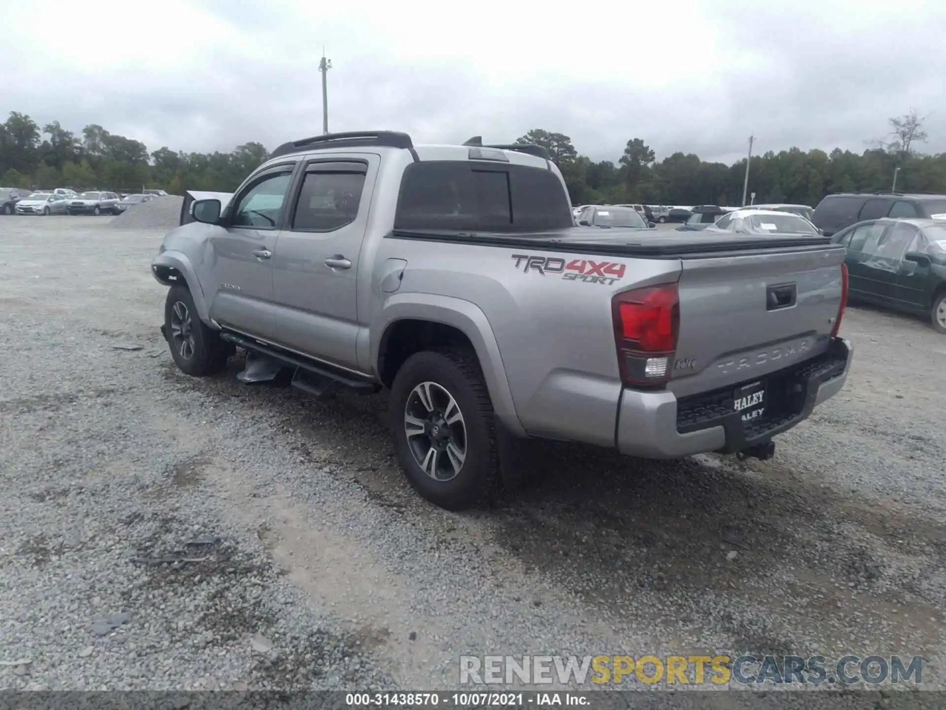 3 Photograph of a damaged car 5TFCZ5AN2KX208112 TOYOTA TACOMA 4WD 2019