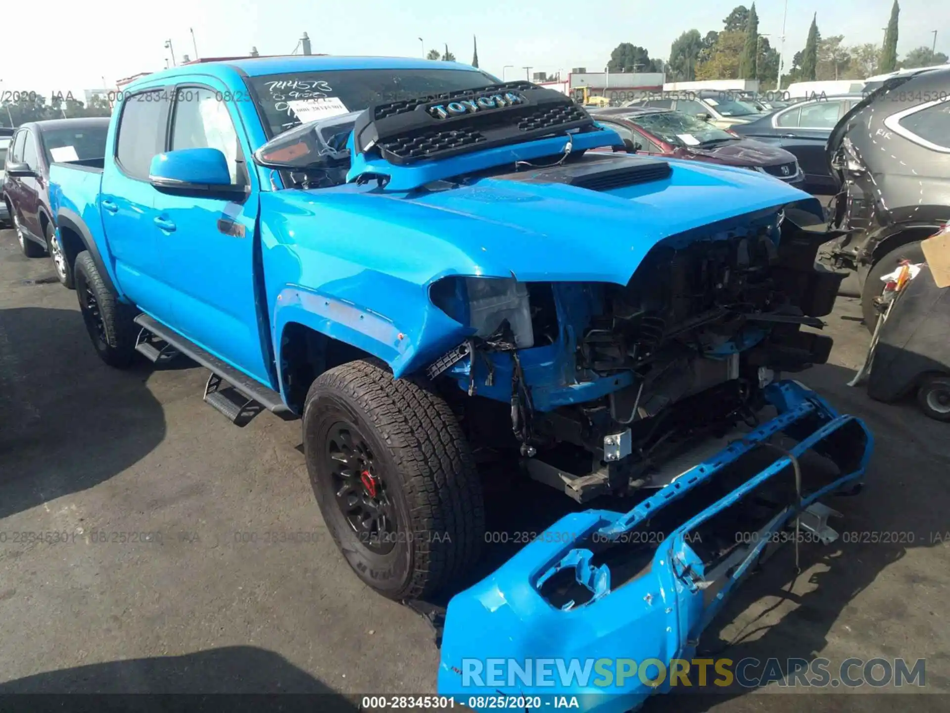 1 Photograph of a damaged car 5TFCZ5AN3KX168963 TOYOTA TACOMA 4WD 2019