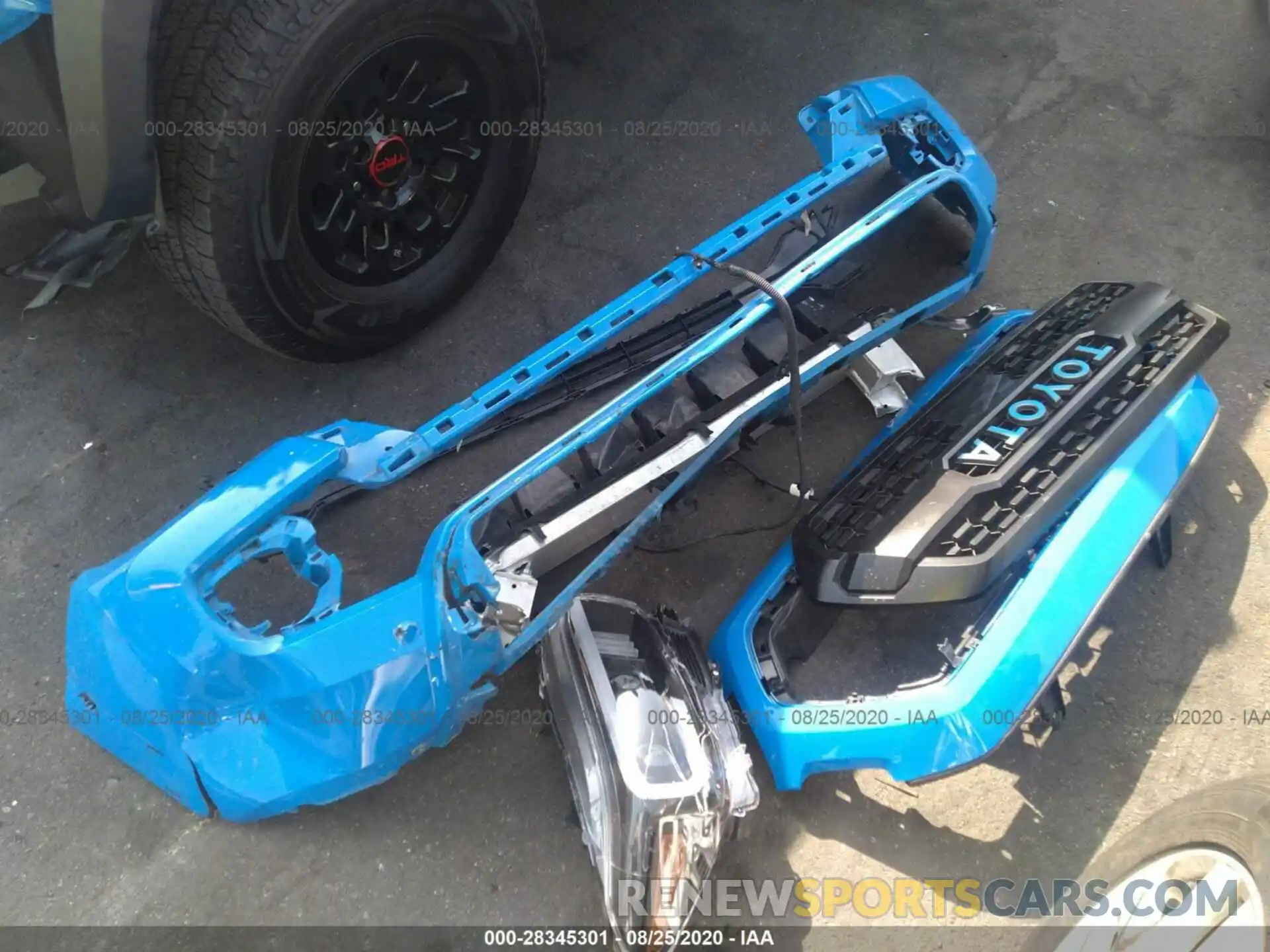 12 Photograph of a damaged car 5TFCZ5AN3KX168963 TOYOTA TACOMA 4WD 2019