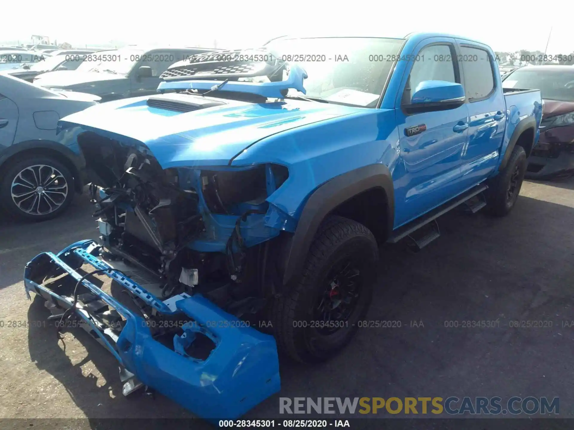 2 Фотография поврежденного автомобиля 5TFCZ5AN3KX168963 TOYOTA TACOMA 4WD 2019