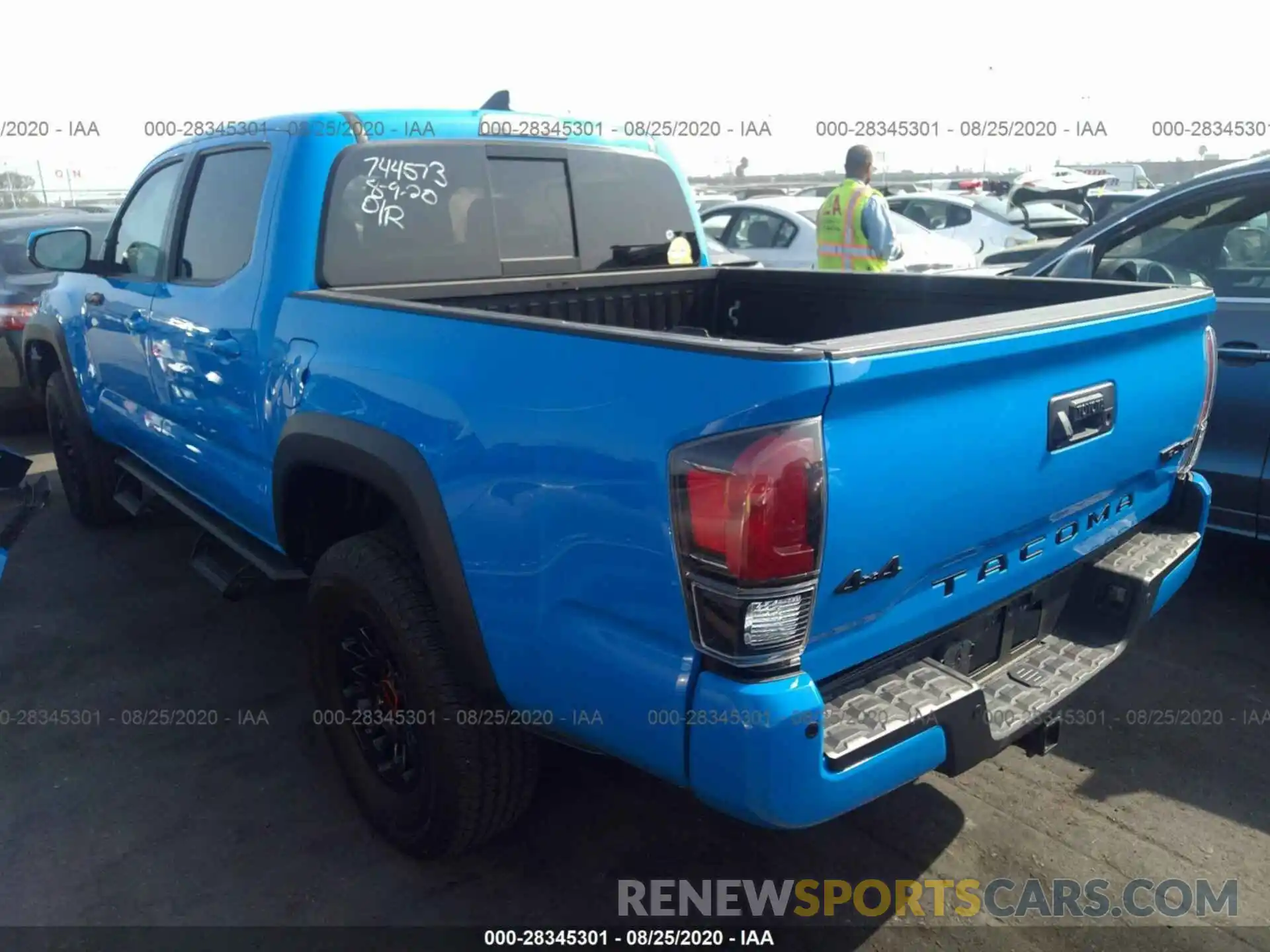 3 Фотография поврежденного автомобиля 5TFCZ5AN3KX168963 TOYOTA TACOMA 4WD 2019