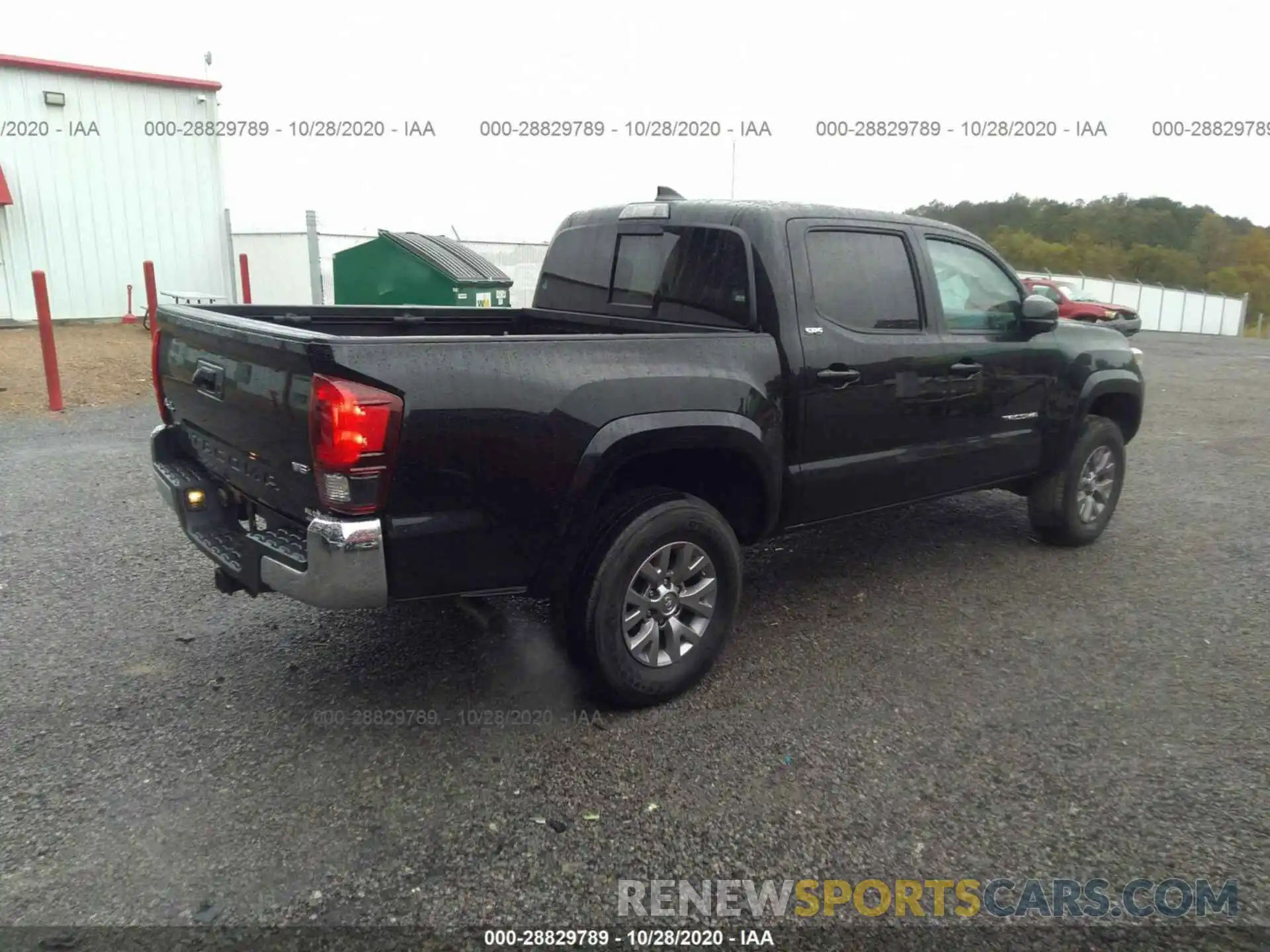 4 Фотография поврежденного автомобиля 5TFCZ5AN3KX169871 TOYOTA TACOMA 4WD 2019