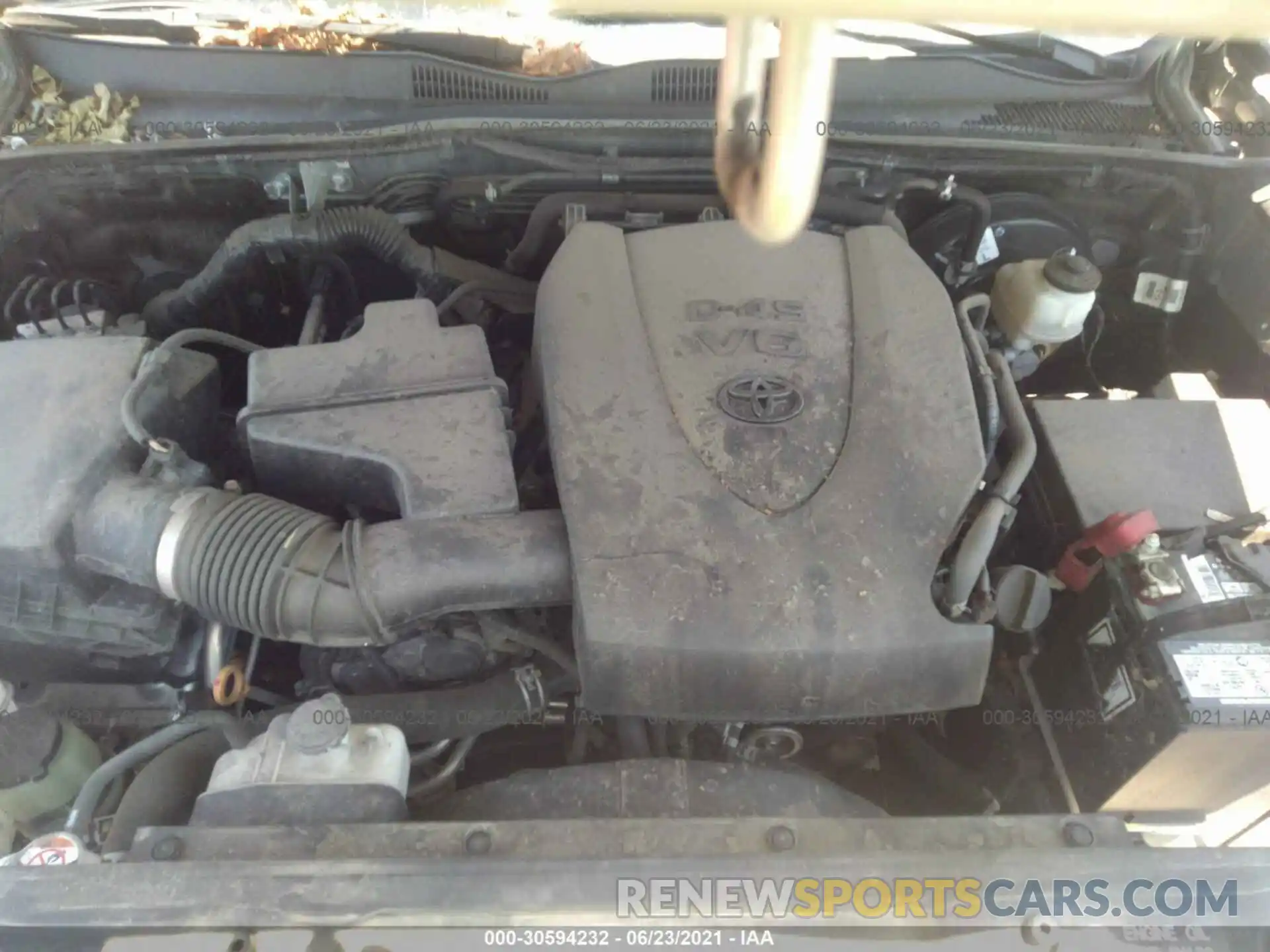 10 Photograph of a damaged car 5TFCZ5AN3KX180983 TOYOTA TACOMA 4WD 2019