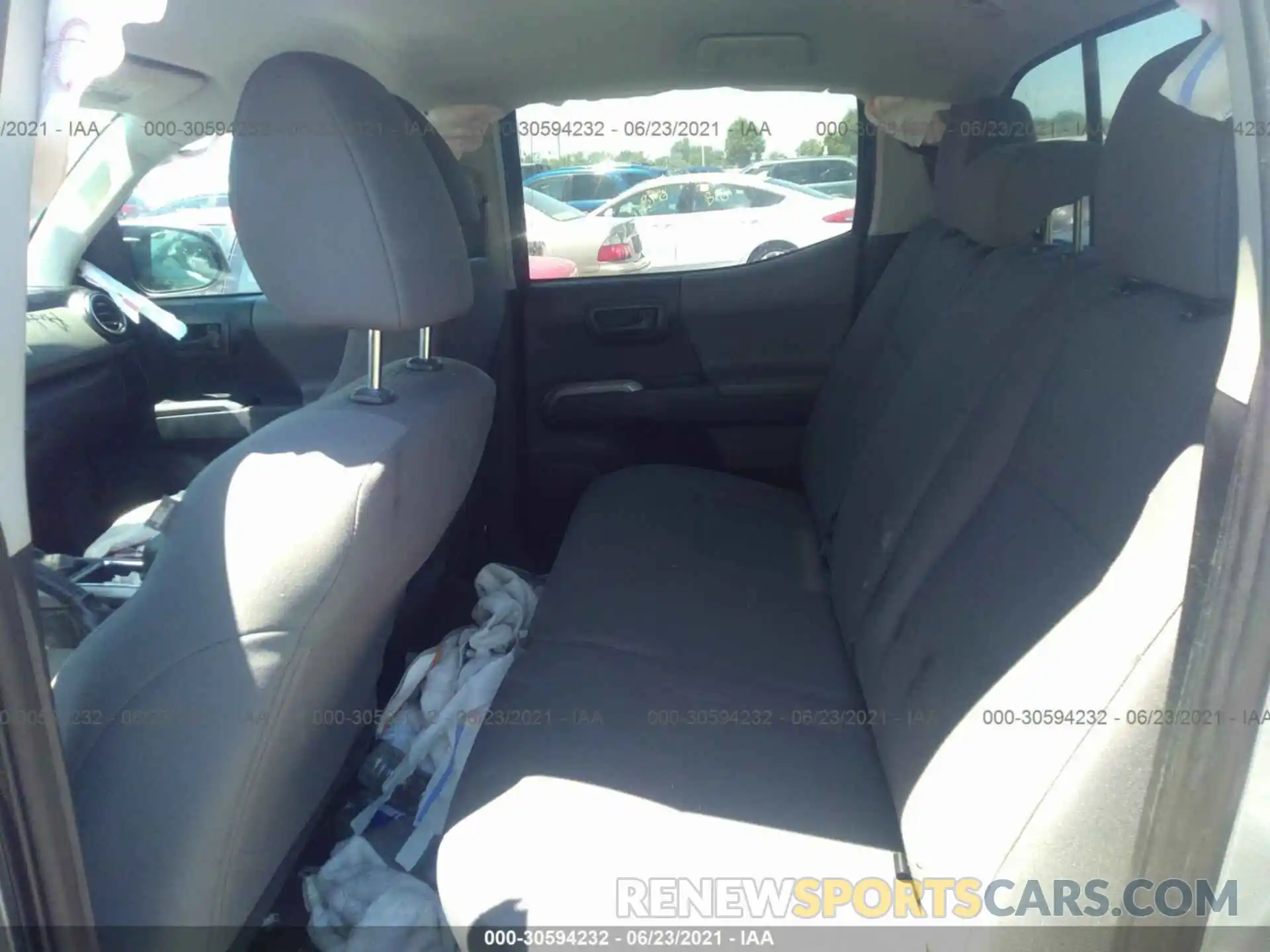 8 Photograph of a damaged car 5TFCZ5AN3KX180983 TOYOTA TACOMA 4WD 2019