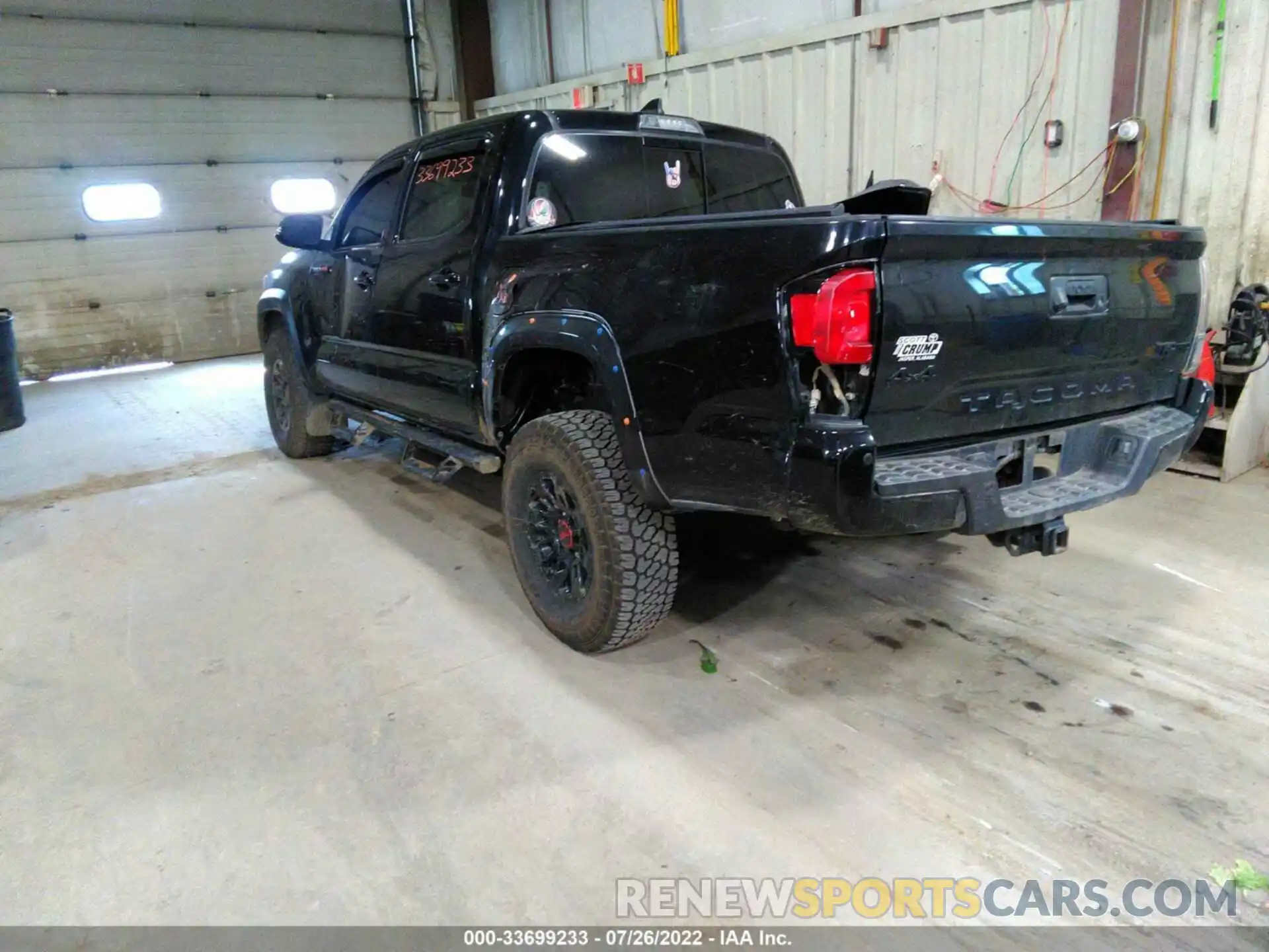 3 Photograph of a damaged car 5TFCZ5AN3KX193779 TOYOTA TACOMA 4WD 2019