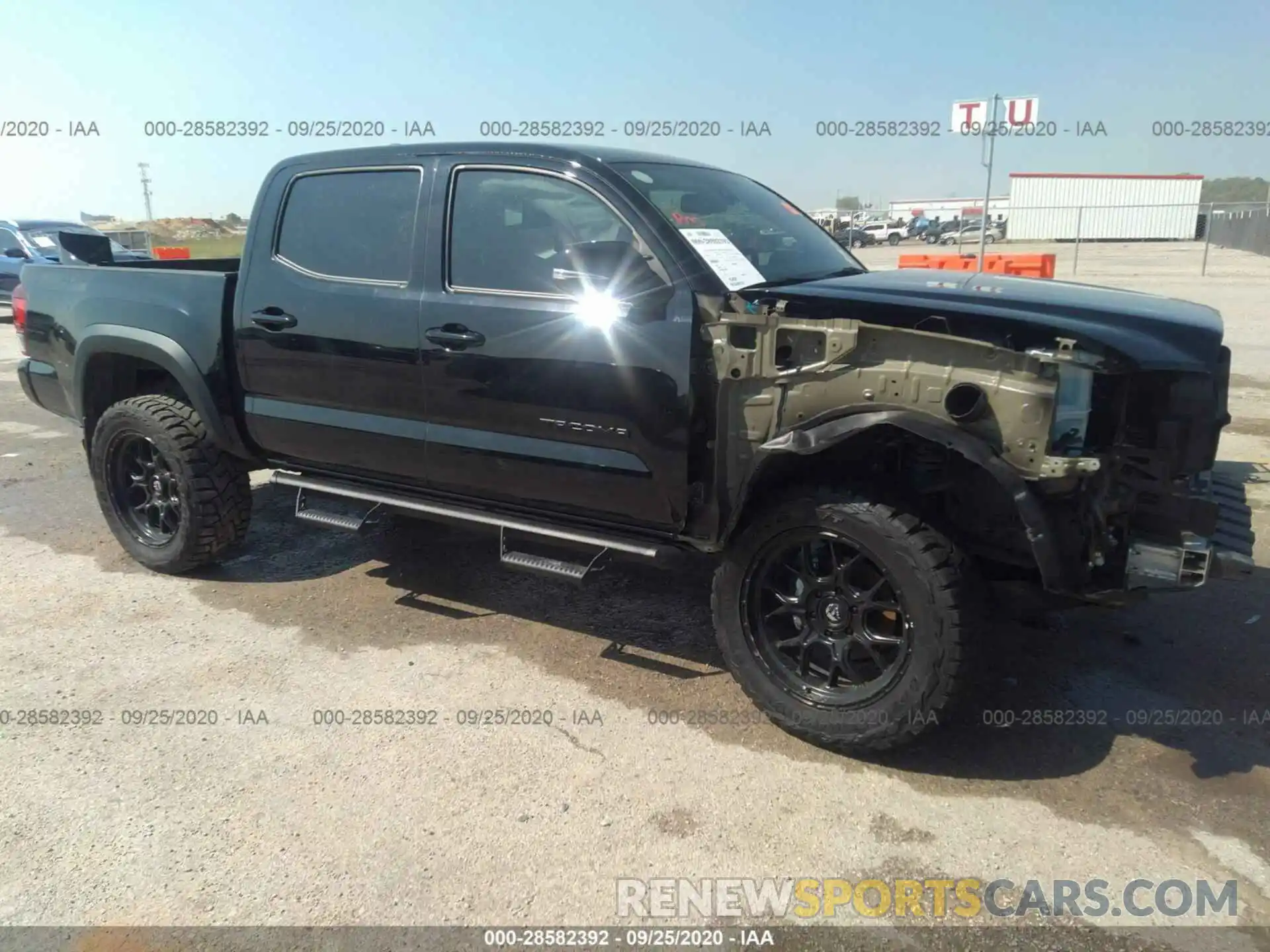 1 Photograph of a damaged car 5TFCZ5AN3KX194446 TOYOTA TACOMA 4WD 2019