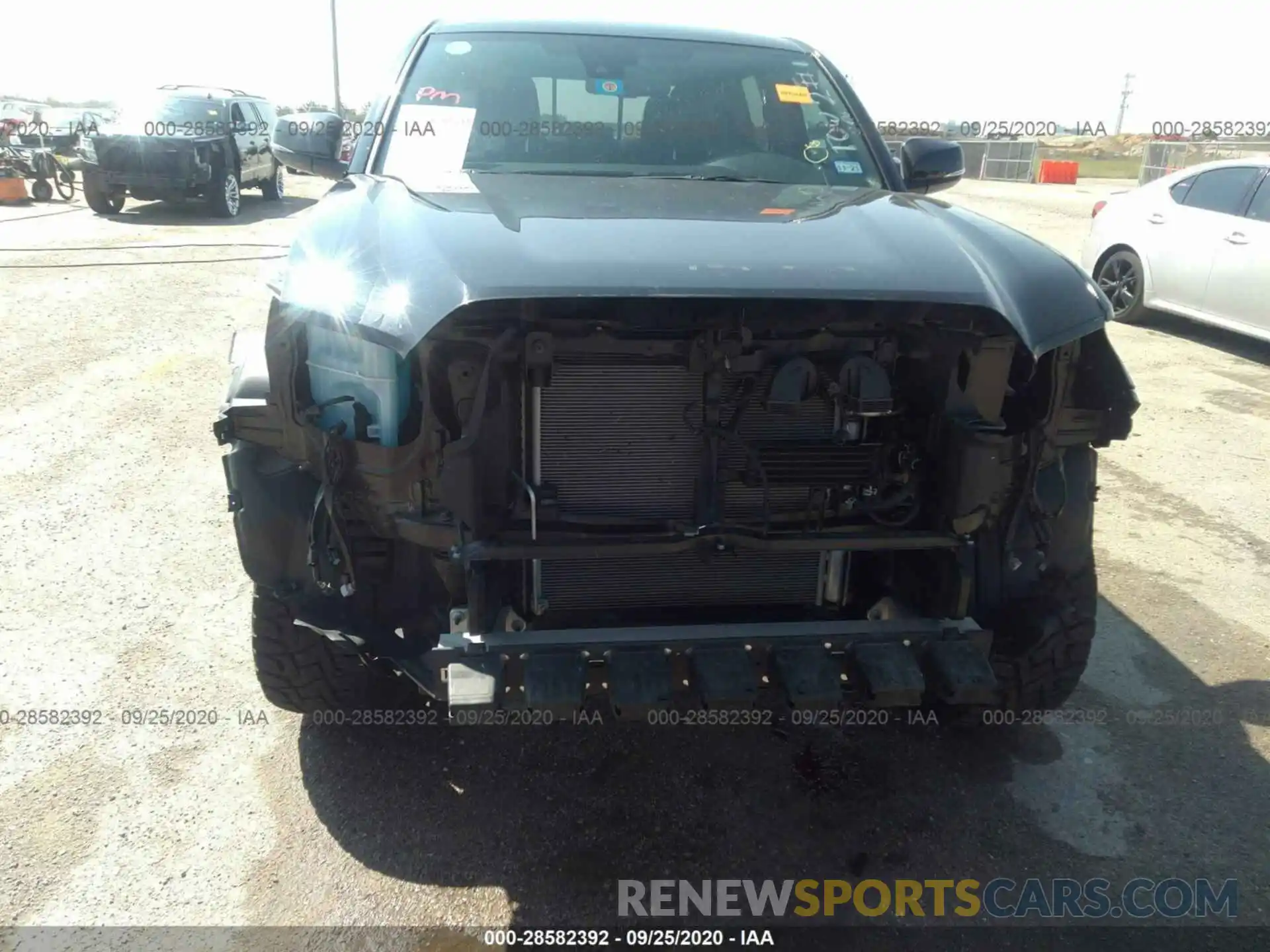 6 Фотография поврежденного автомобиля 5TFCZ5AN3KX194446 TOYOTA TACOMA 4WD 2019