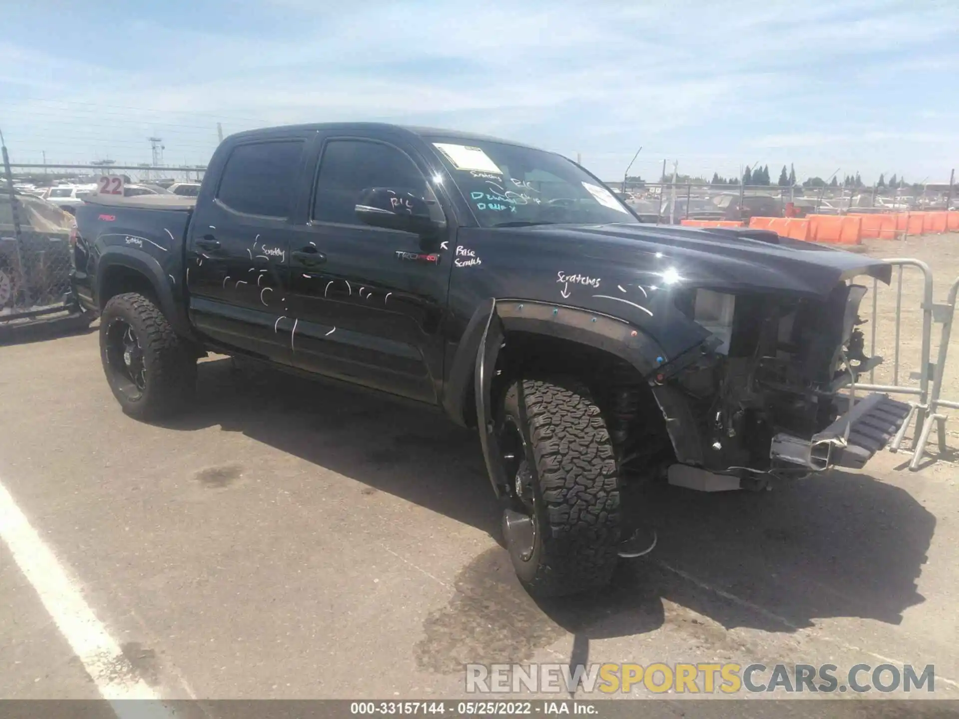 1 Photograph of a damaged car 5TFCZ5AN3KX200343 TOYOTA TACOMA 4WD 2019