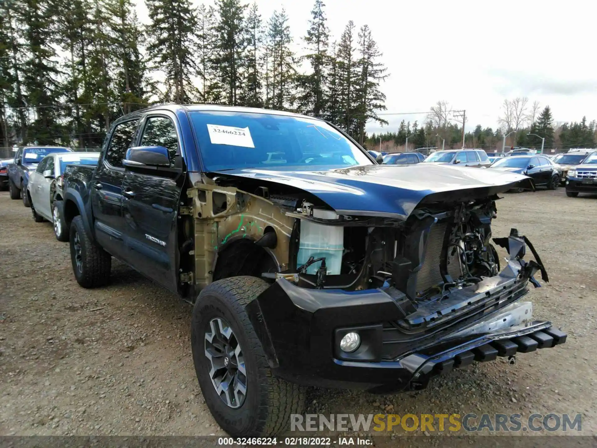 1 Photograph of a damaged car 5TFCZ5AN3KX201346 TOYOTA TACOMA 4WD 2019