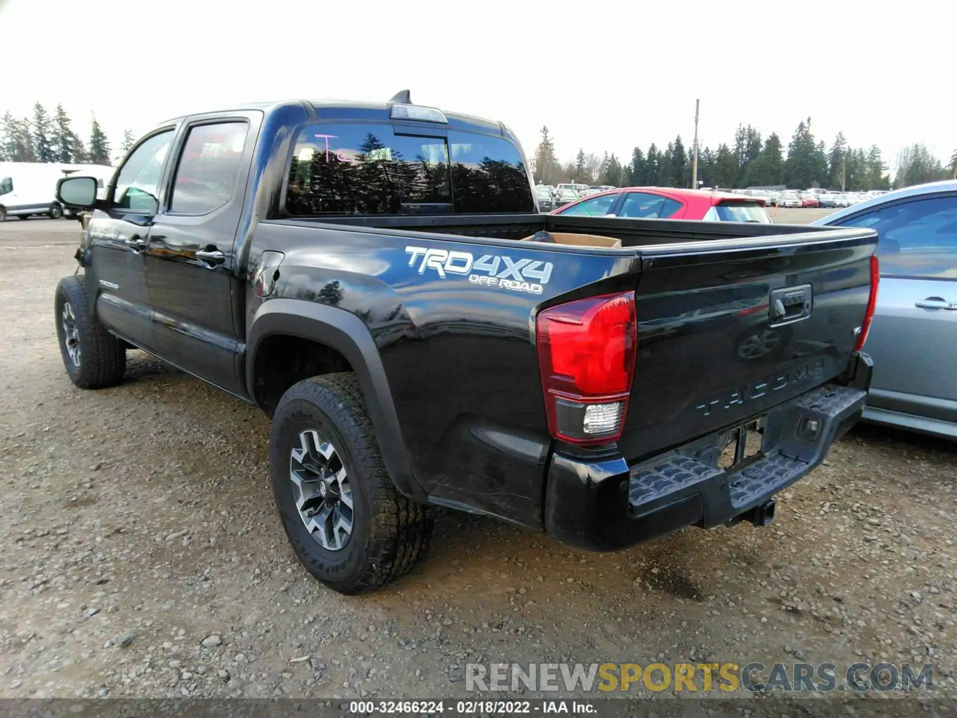 3 Photograph of a damaged car 5TFCZ5AN3KX201346 TOYOTA TACOMA 4WD 2019