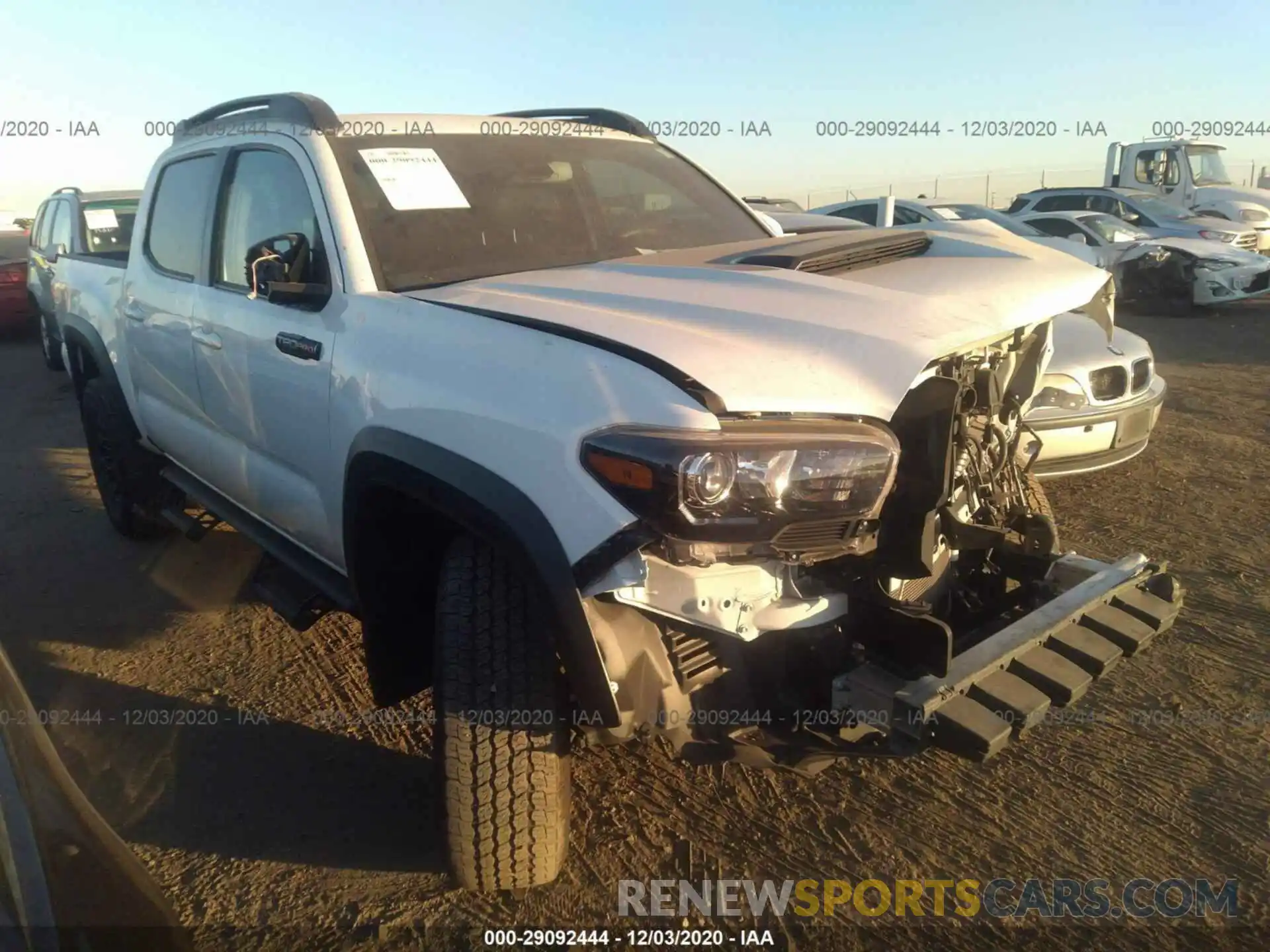 1 Photograph of a damaged car 5TFCZ5AN3KX207728 TOYOTA TACOMA 4WD 2019