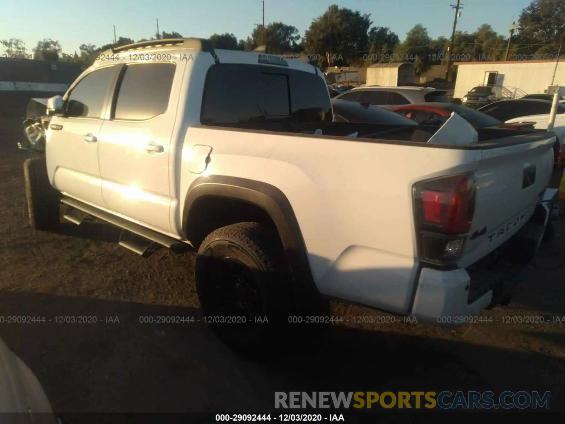 3 Photograph of a damaged car 5TFCZ5AN3KX207728 TOYOTA TACOMA 4WD 2019