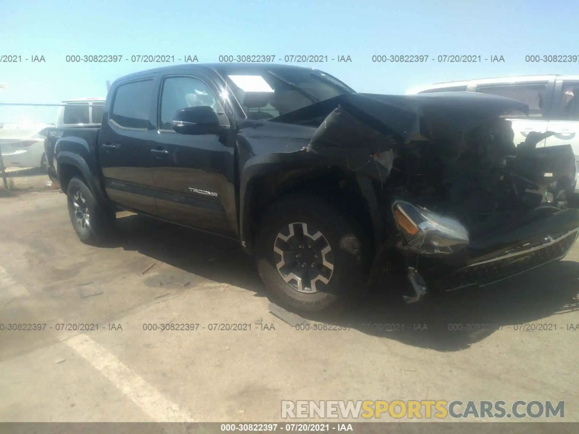 1 Photograph of a damaged car 5TFCZ5AN3KX208426 TOYOTA TACOMA 4WD 2019