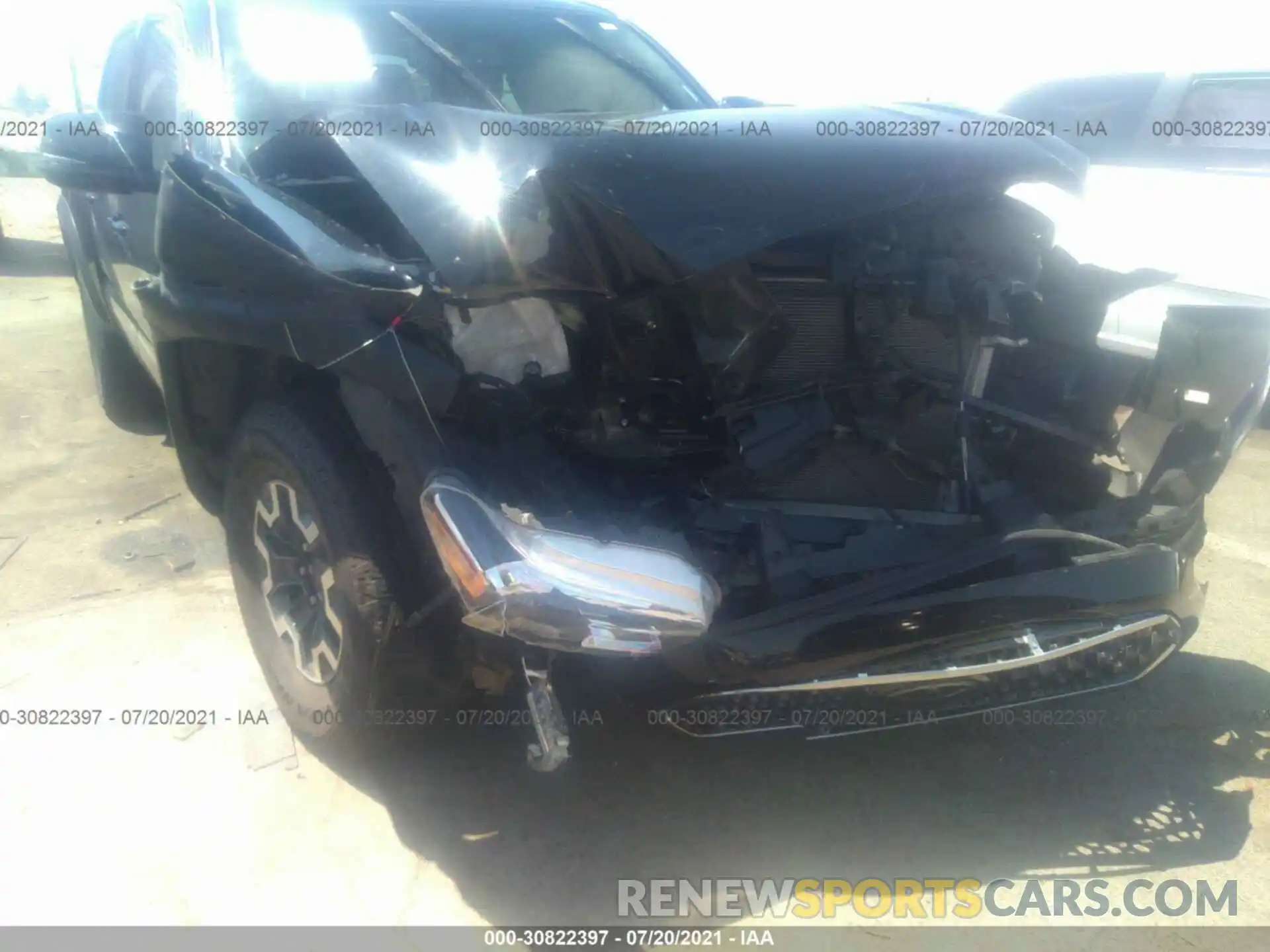 6 Photograph of a damaged car 5TFCZ5AN3KX208426 TOYOTA TACOMA 4WD 2019