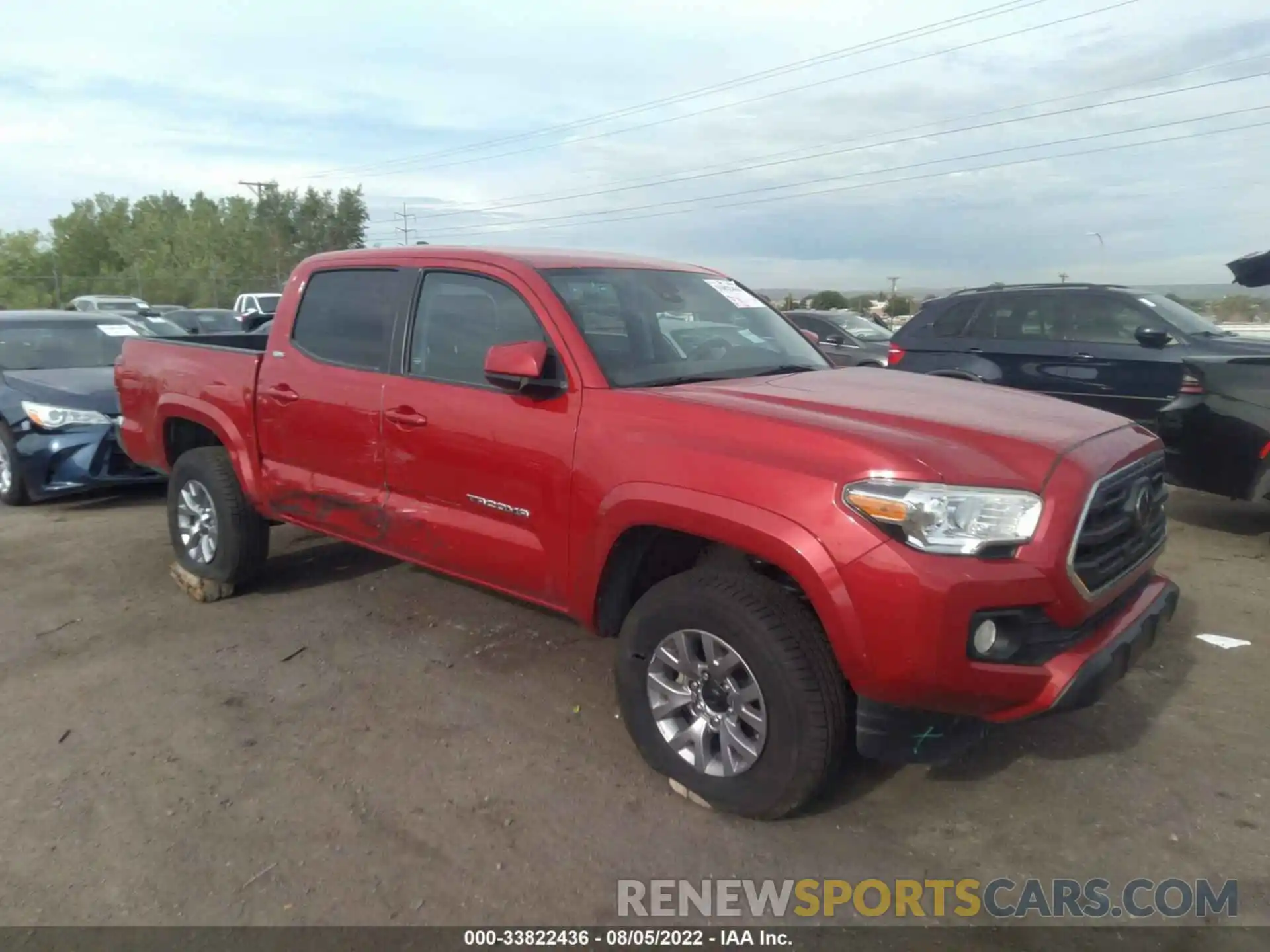 1 Photograph of a damaged car 5TFCZ5AN4KX170690 TOYOTA TACOMA 4WD 2019