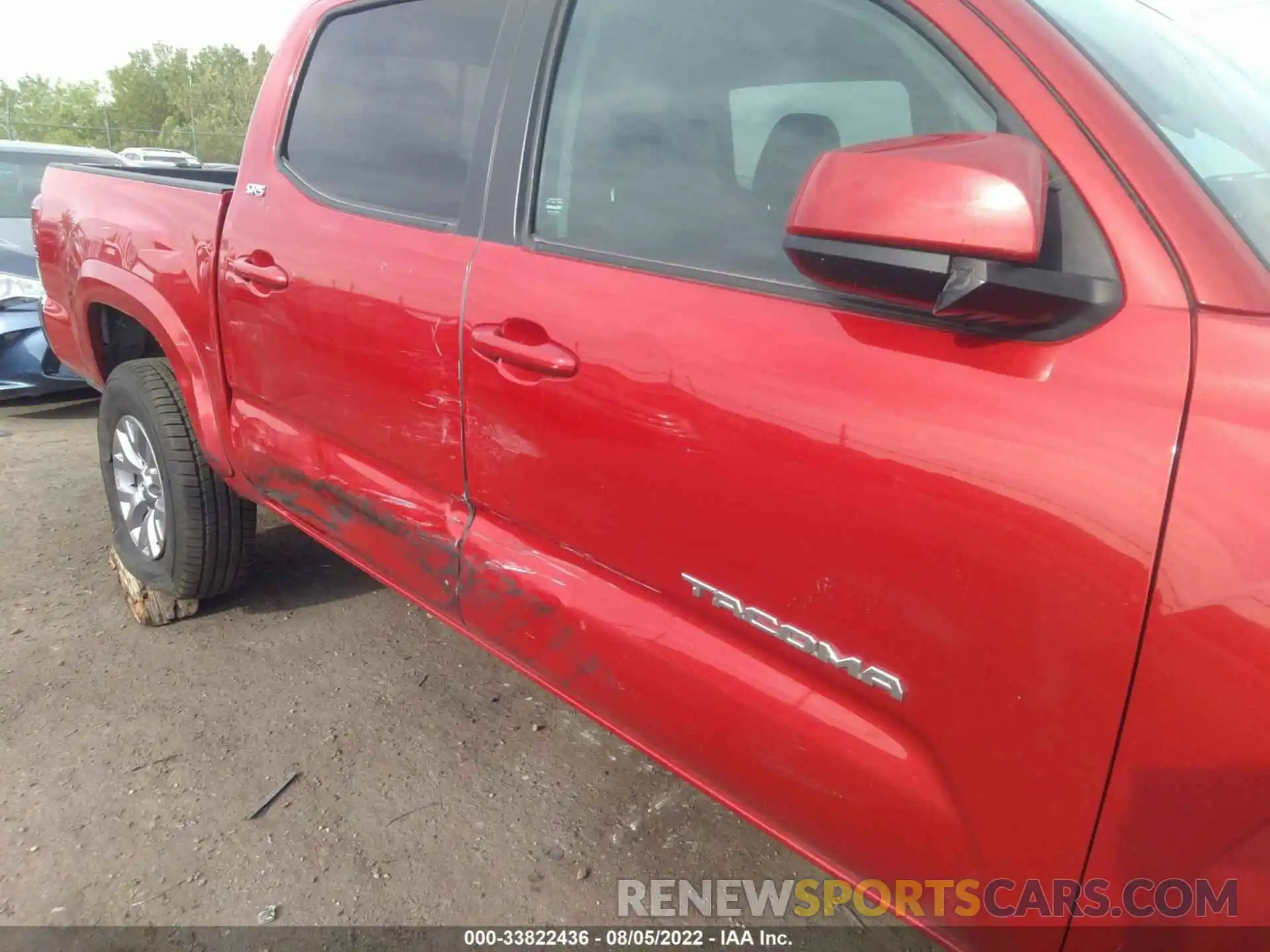 6 Photograph of a damaged car 5TFCZ5AN4KX170690 TOYOTA TACOMA 4WD 2019